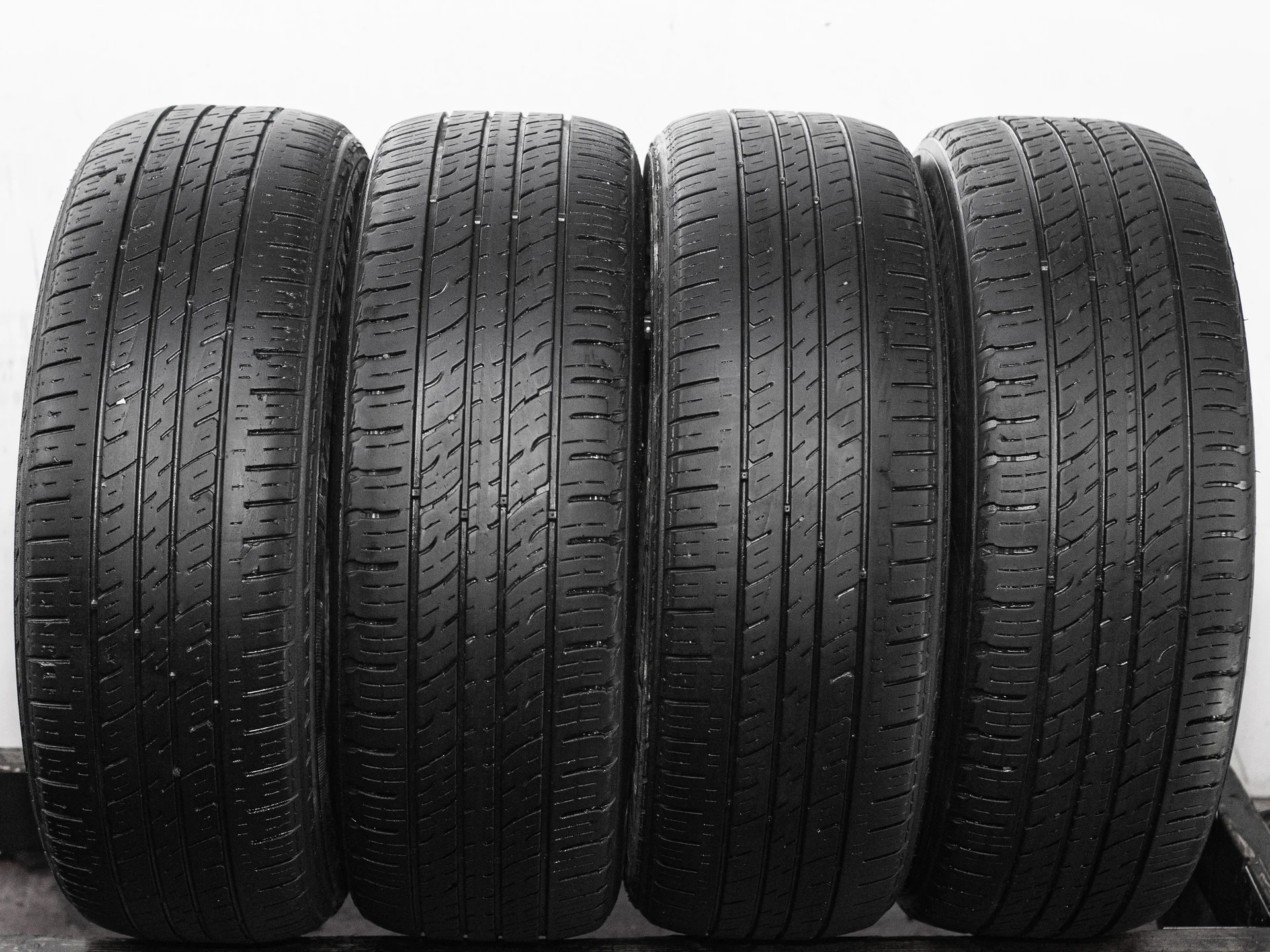 Kumho Crugen Premium KL33 215/60 R17 100V XL - изображение 1