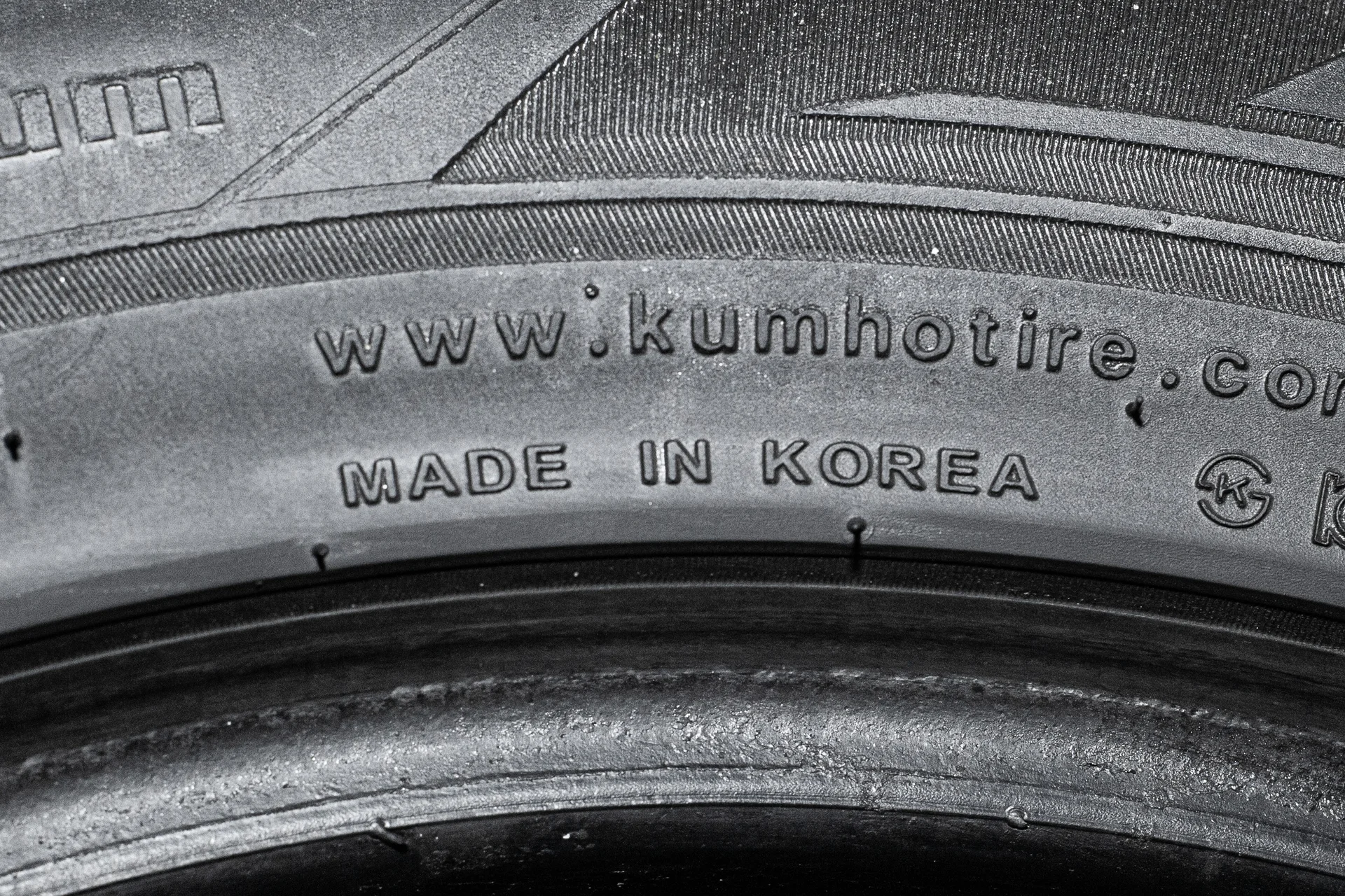 Kumho Crugen Premium KL33 215/60 R17 100V XL - миниатюра 8