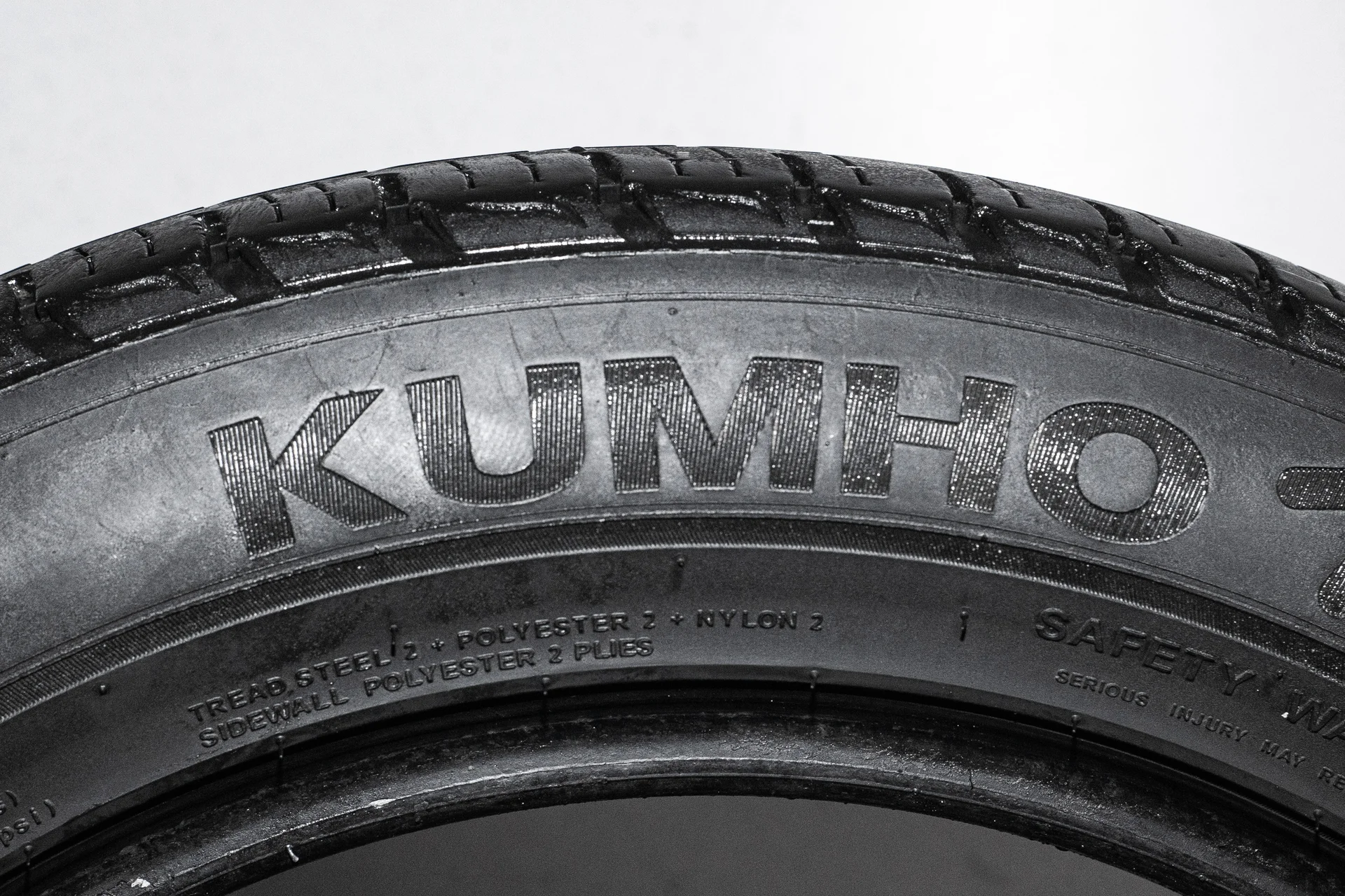 Kumho Crugen Premium KL33 215/60 R17 100V XL - миниатюра 9