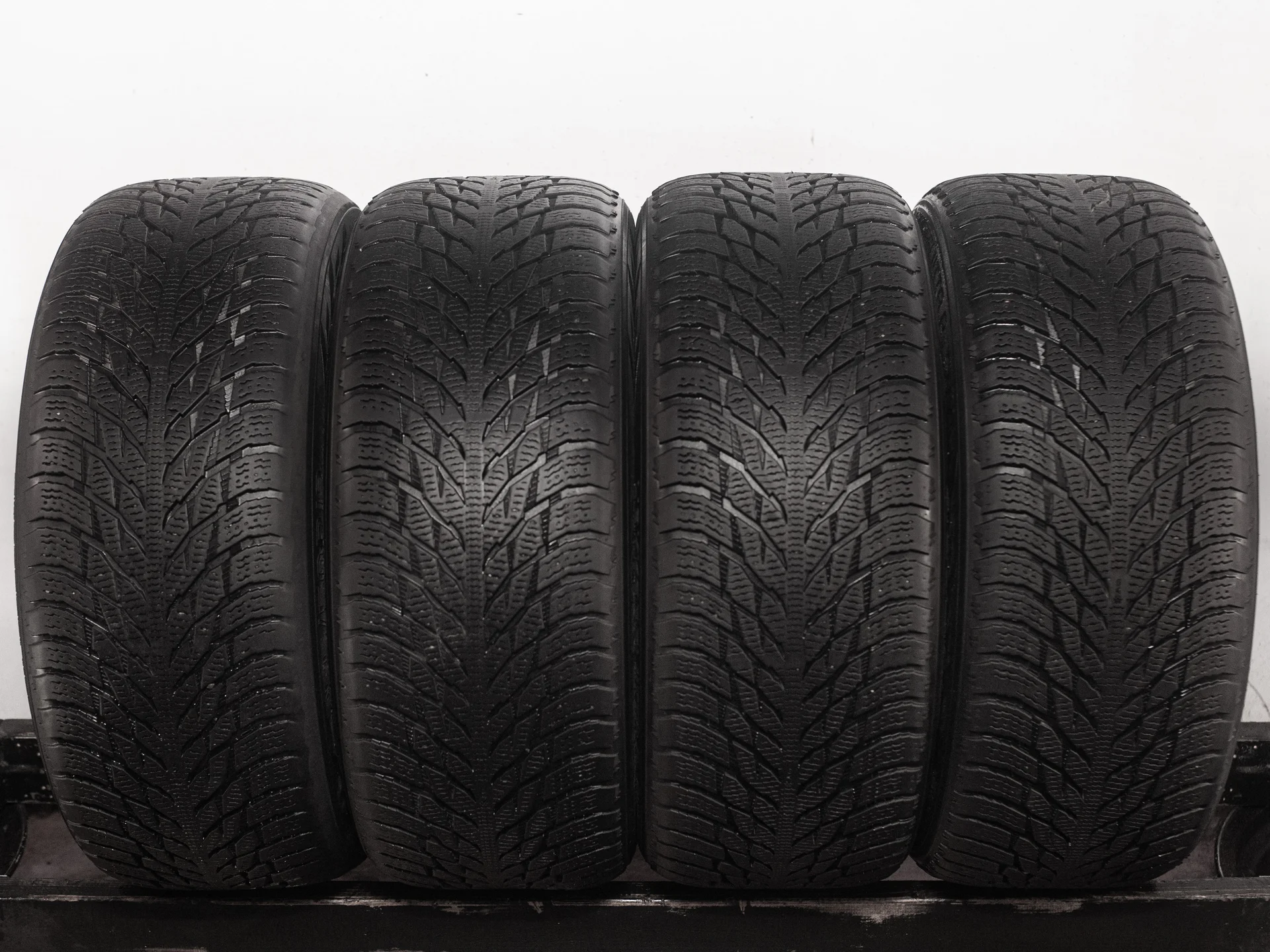 Nokian Hakkapeliitta R3 SUV 255/50 R19 107R - изображение 1