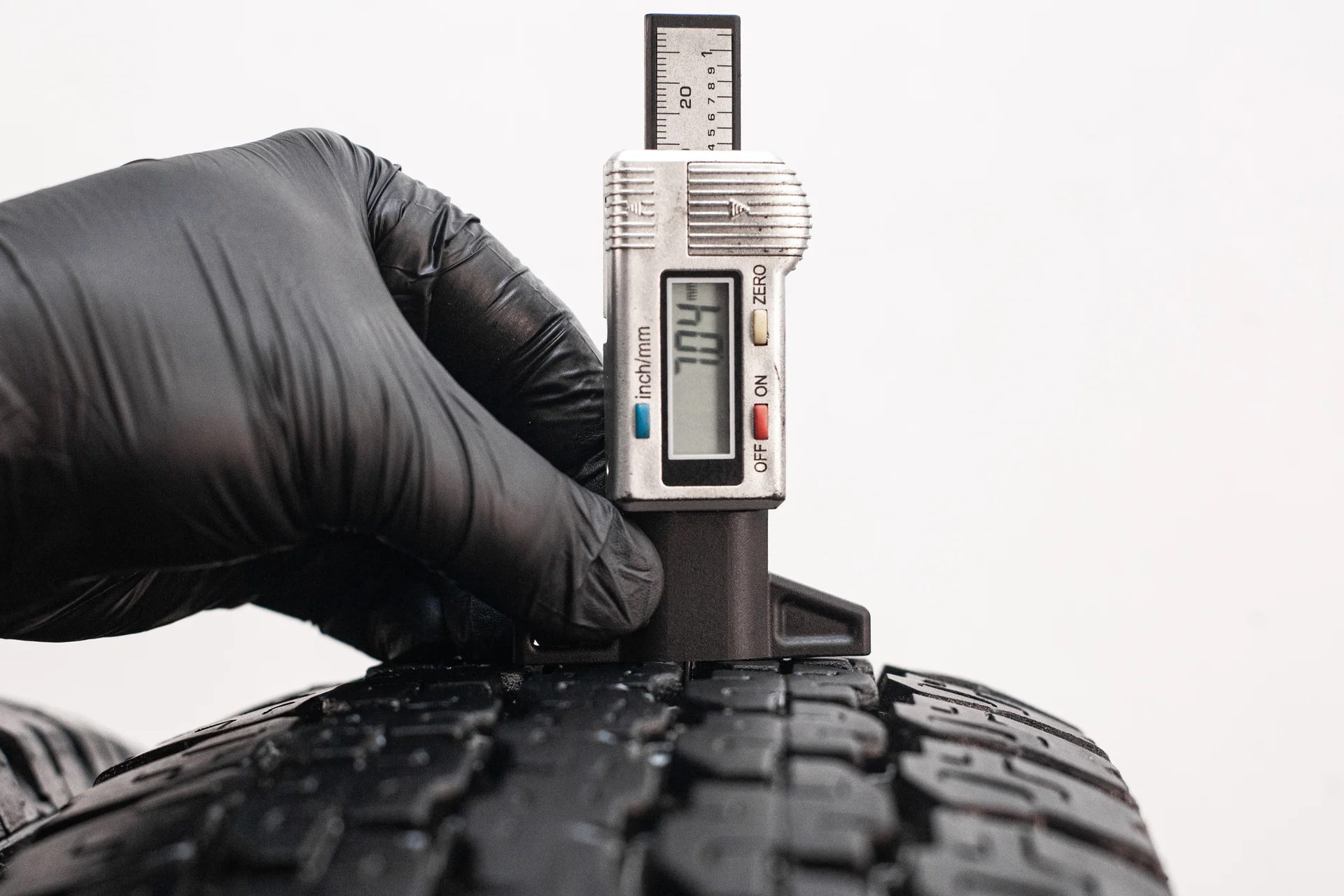 Bridgestone Dueler H/T 689 205/80 R16C 110/108R - миниатюра 2