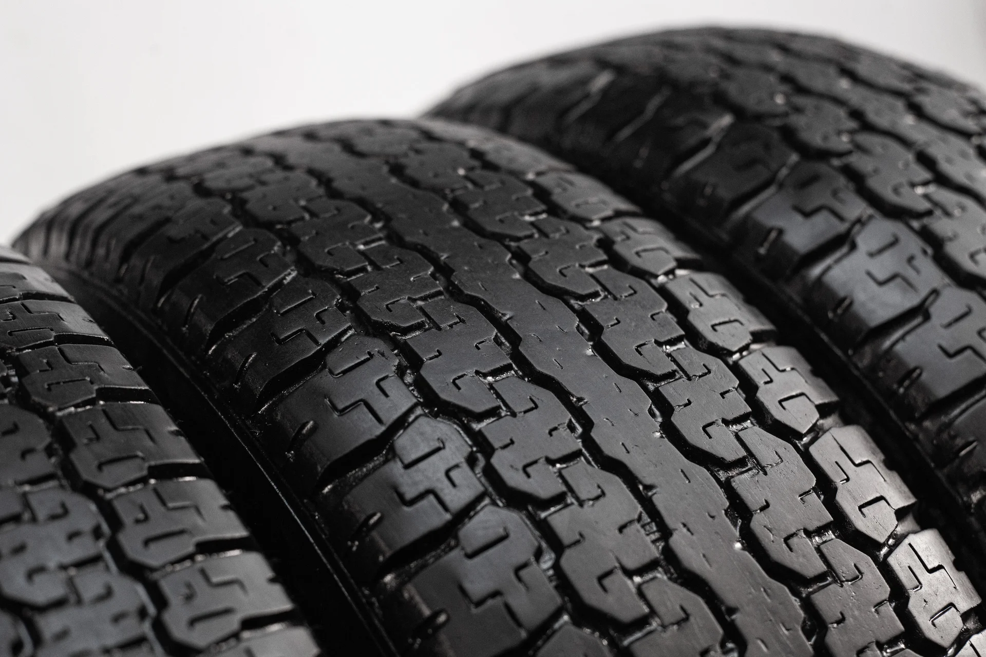 Bridgestone Dueler H/T 689 205/80 R16C 110/108R - миниатюра 3