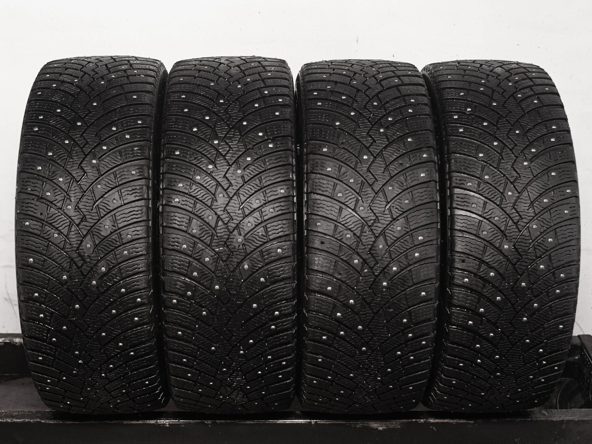 Pirelli Scorpion Ice Zero 2 245/45 R20 103H