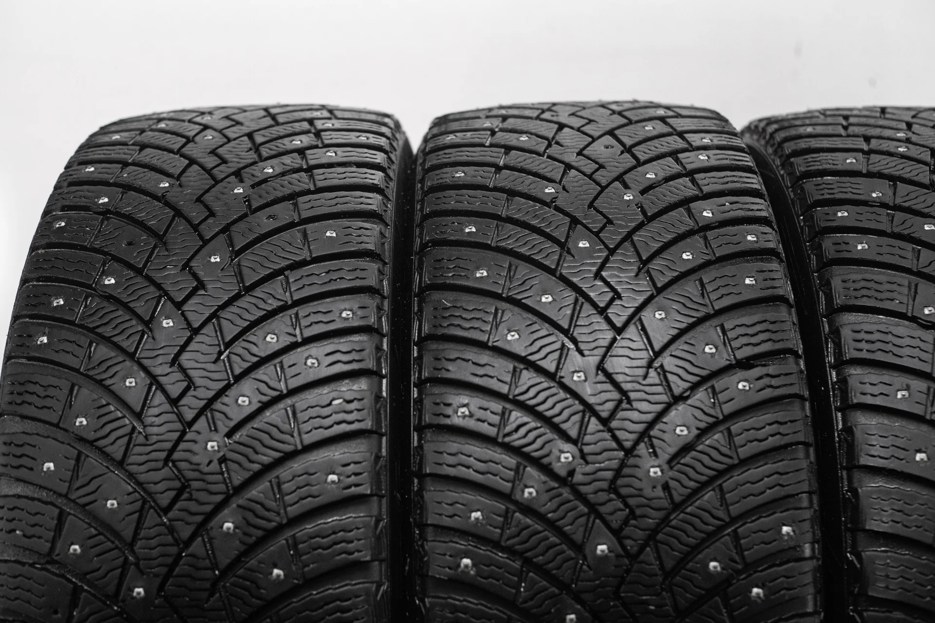 Pirelli Scorpion Ice Zero 2 245/45 R20 103H - миниатюра 5