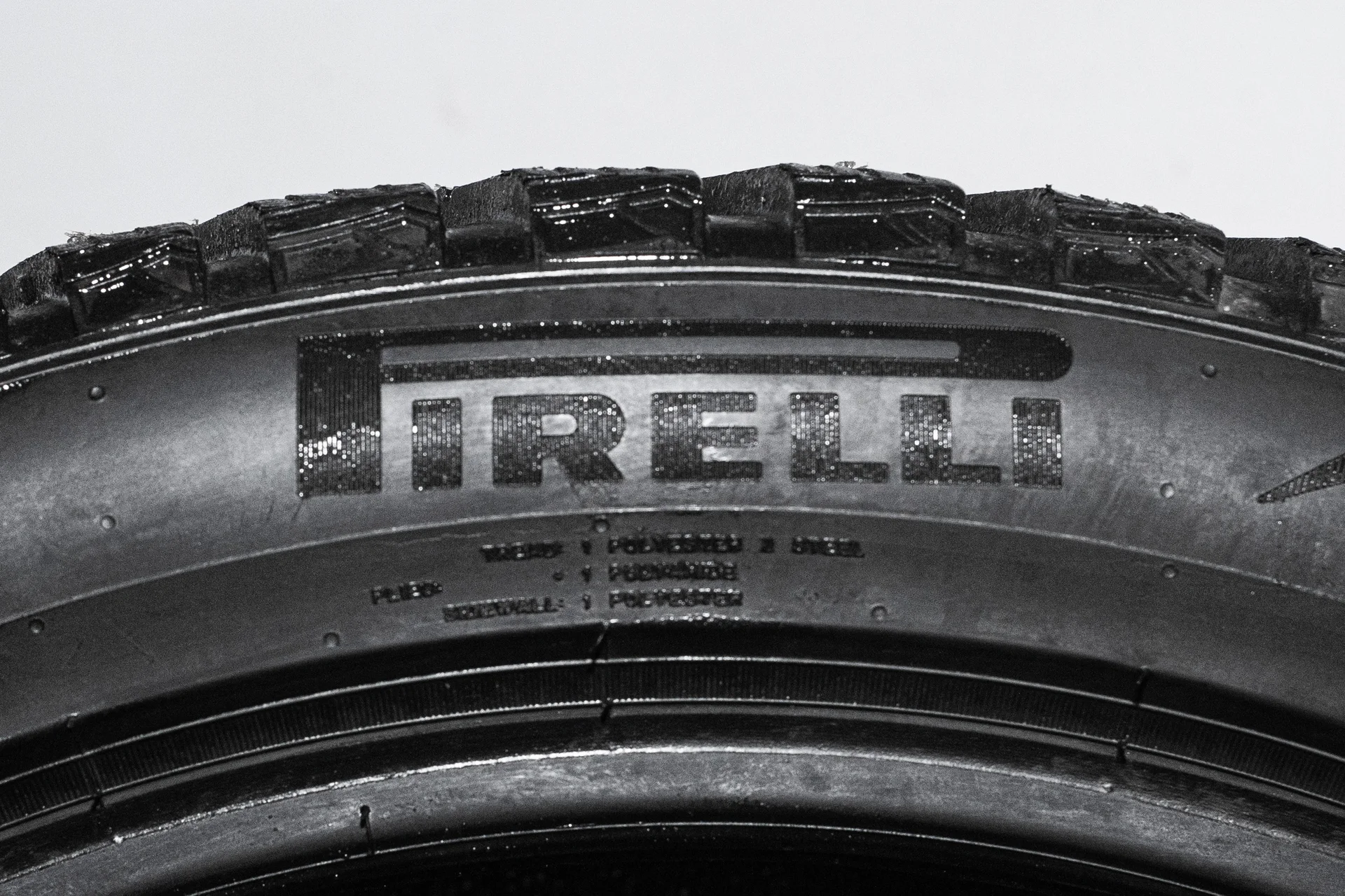 Pirelli Scorpion Ice Zero 2 245/45 R20 103H - миниатюра 8