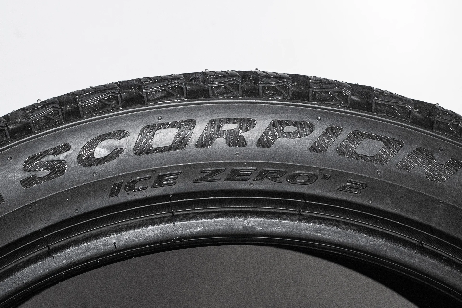 Pirelli Scorpion Ice Zero 2 245/45 R20 103H - миниатюра 9