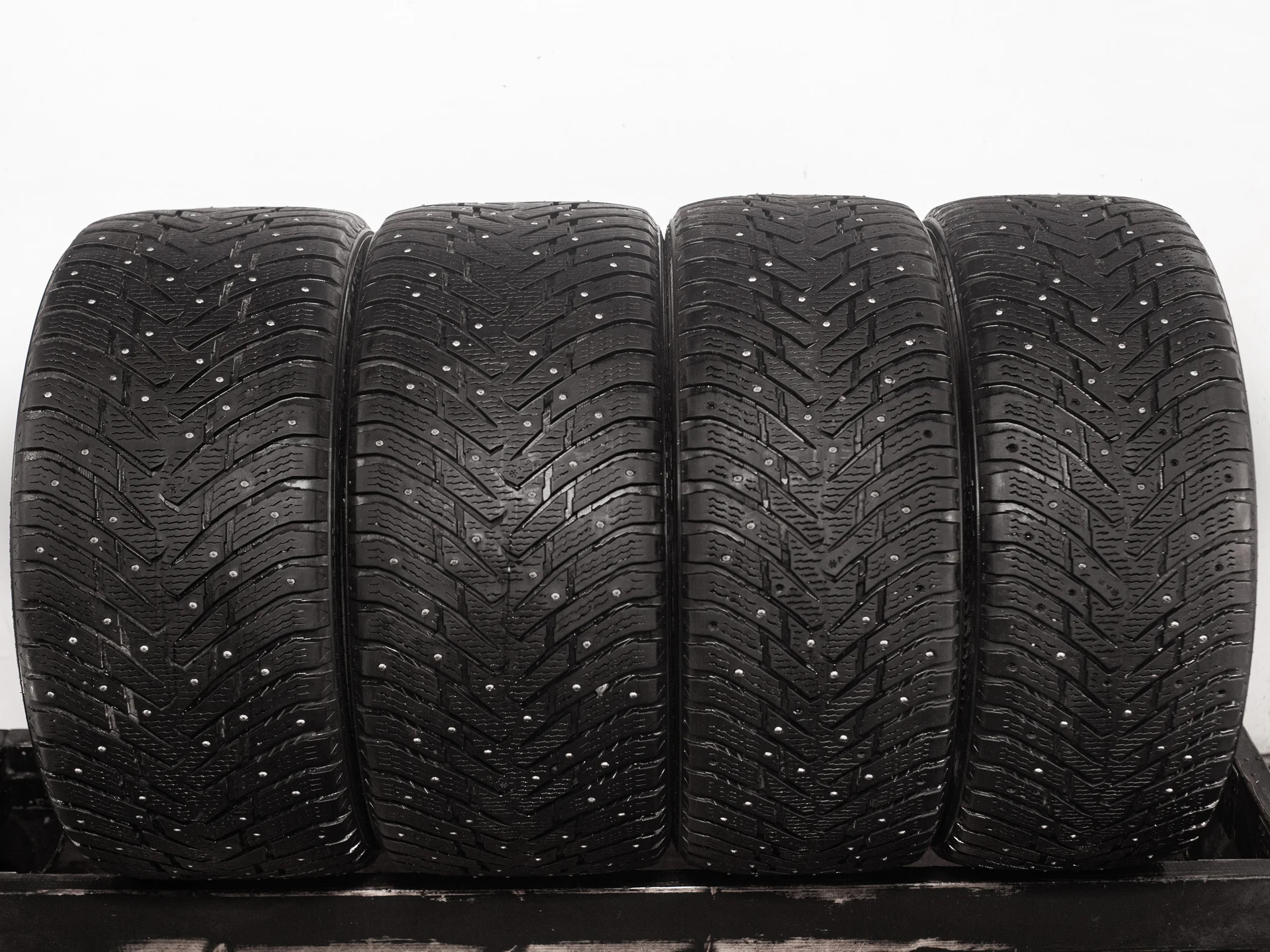 Nokian Hakkapeliitta 8 SUV 265/45 R20 108T + 295/40 R20 110T