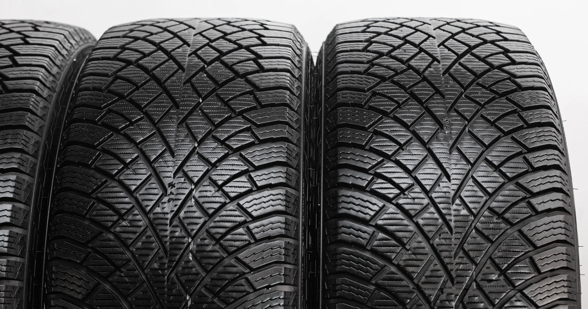 Nokian Tyres Hakkapeliitta R5 SUV 255/55 R20 110R - миниатюра 2