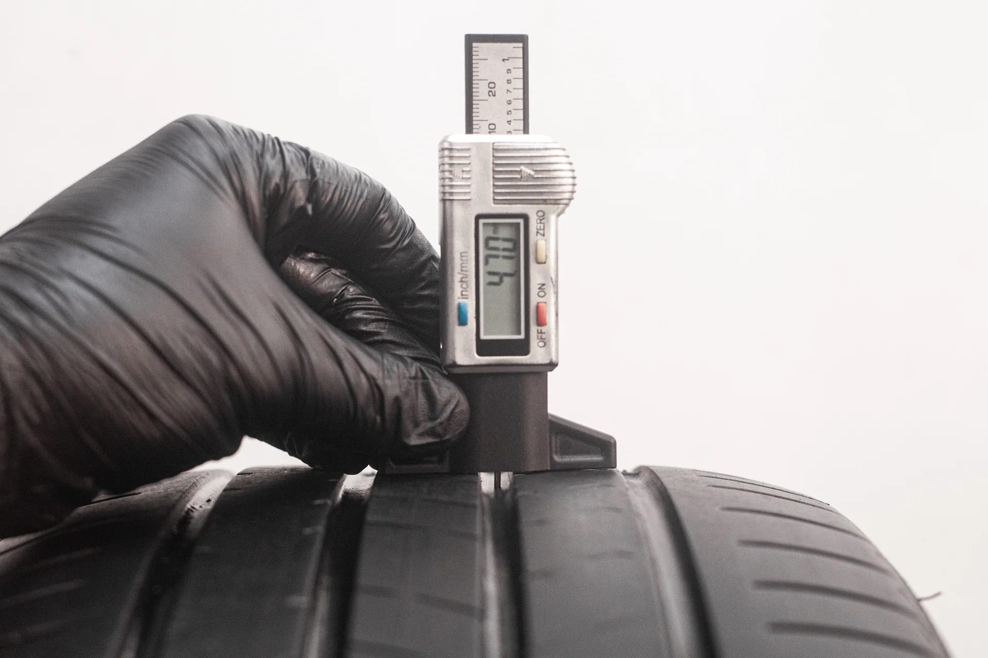 Kumho Ecsta HS51 235/45 R18 94V - миниатюра 2