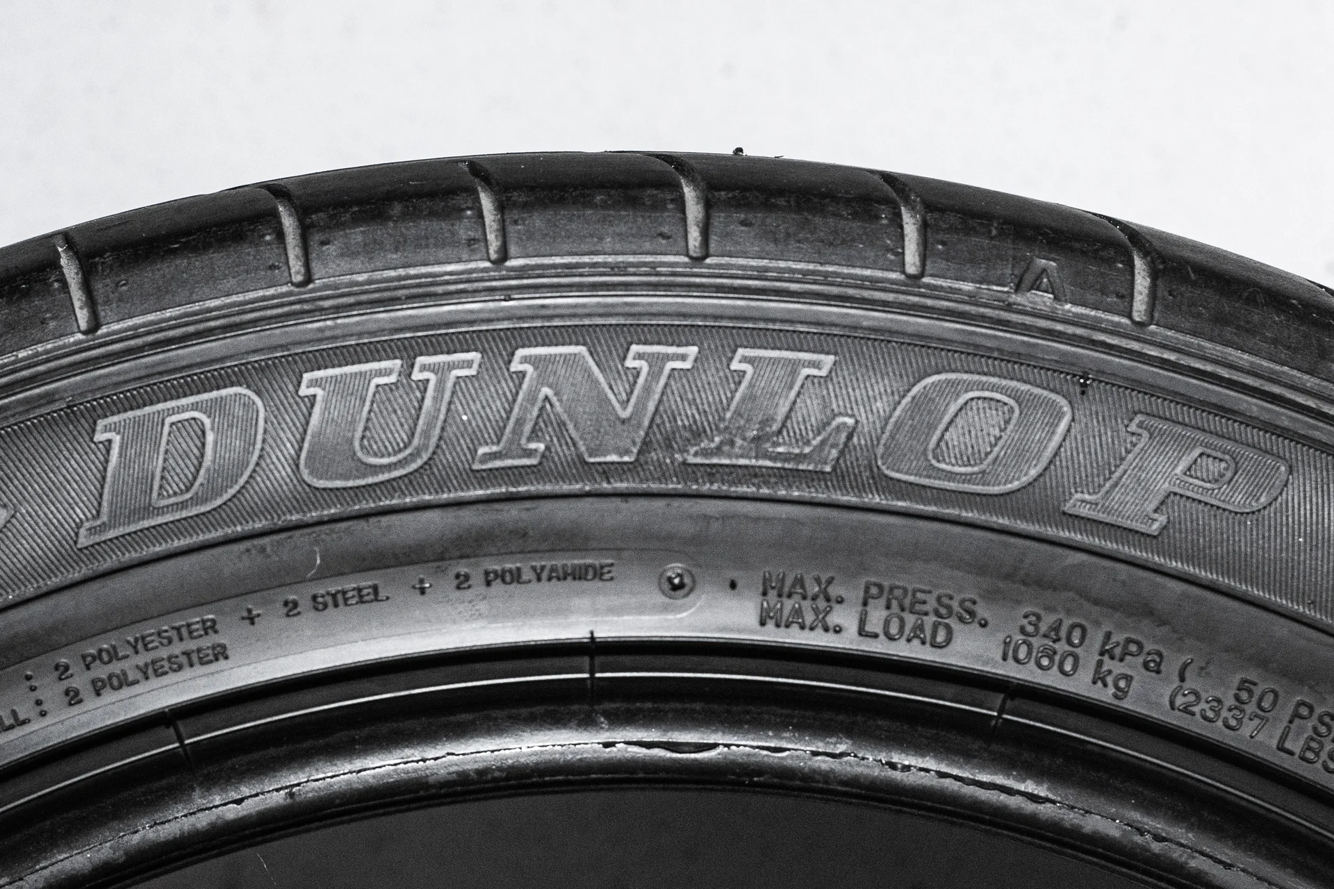Dunlop SP Sport Maxx 050+ 275/45 R20 110Y - миниатюра 8