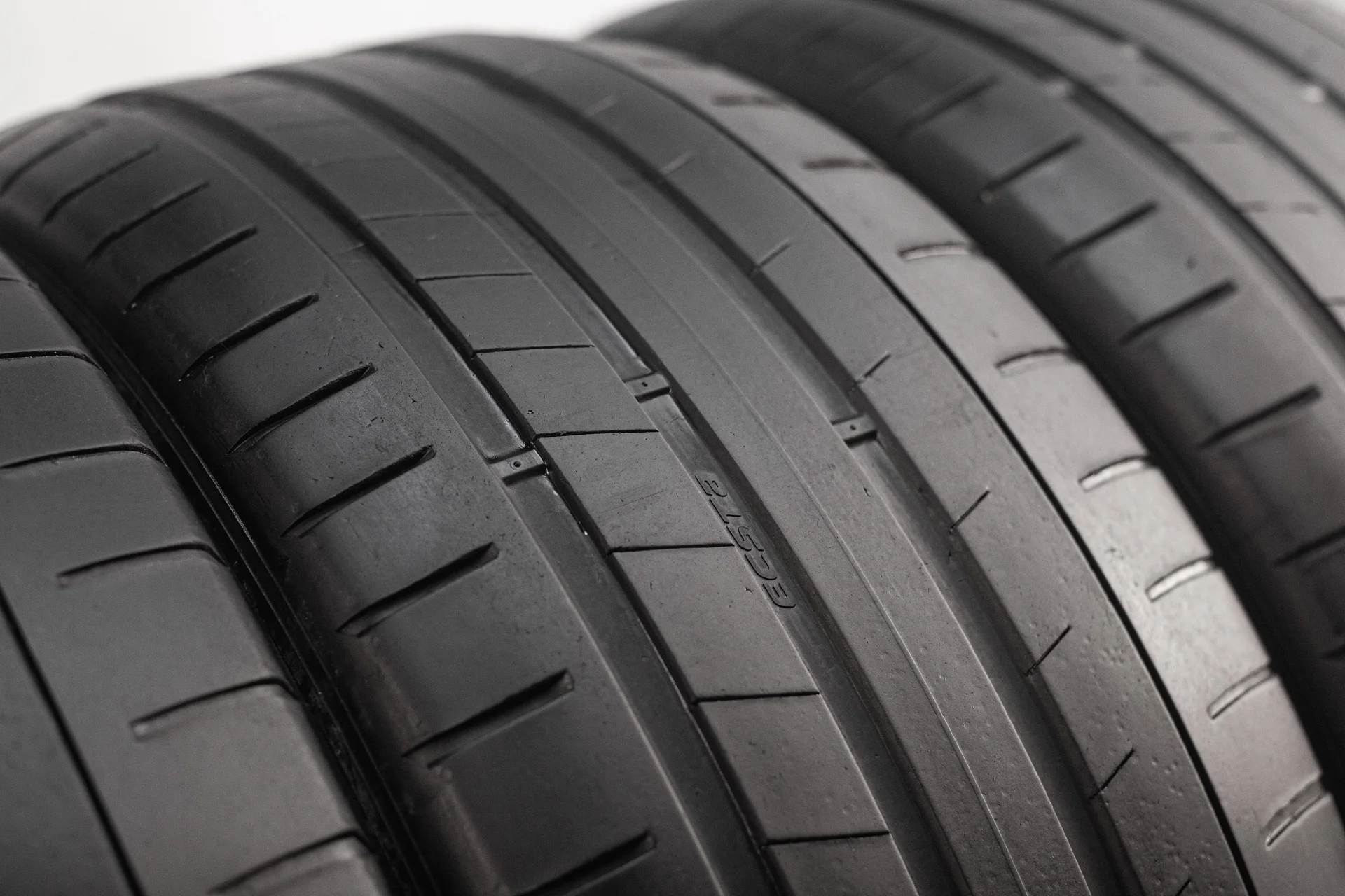 Kumho Ecsta PS91 245/45 R20 103Y - миниатюра 3