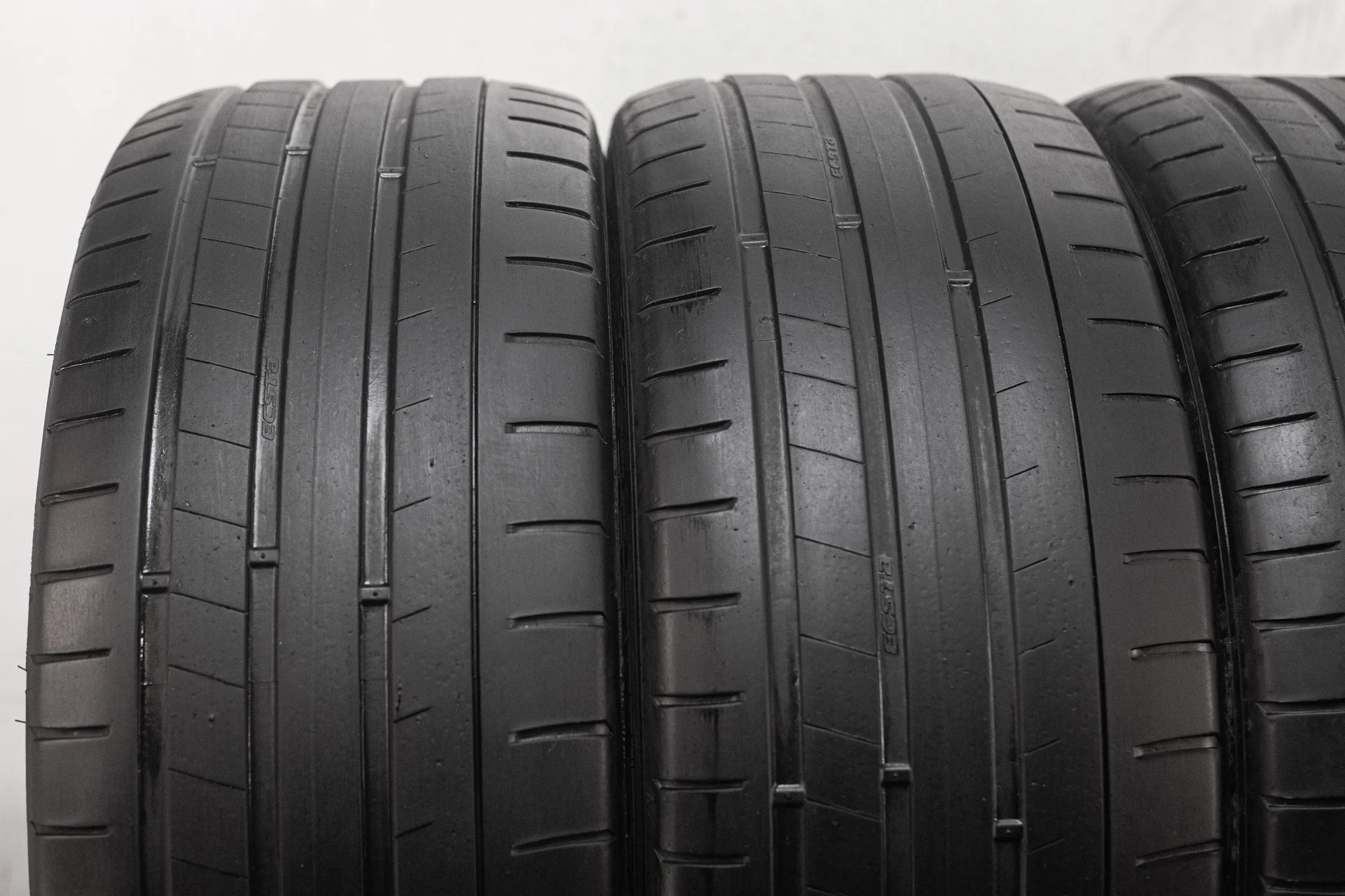 Kumho Ecsta PS91 245/45 R20 103Y - миниатюра 5