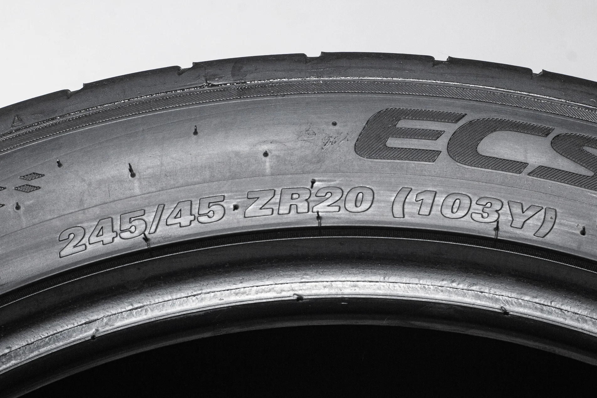 Kumho Ecsta PS91 245/45 R20 103Y - миниатюра 8