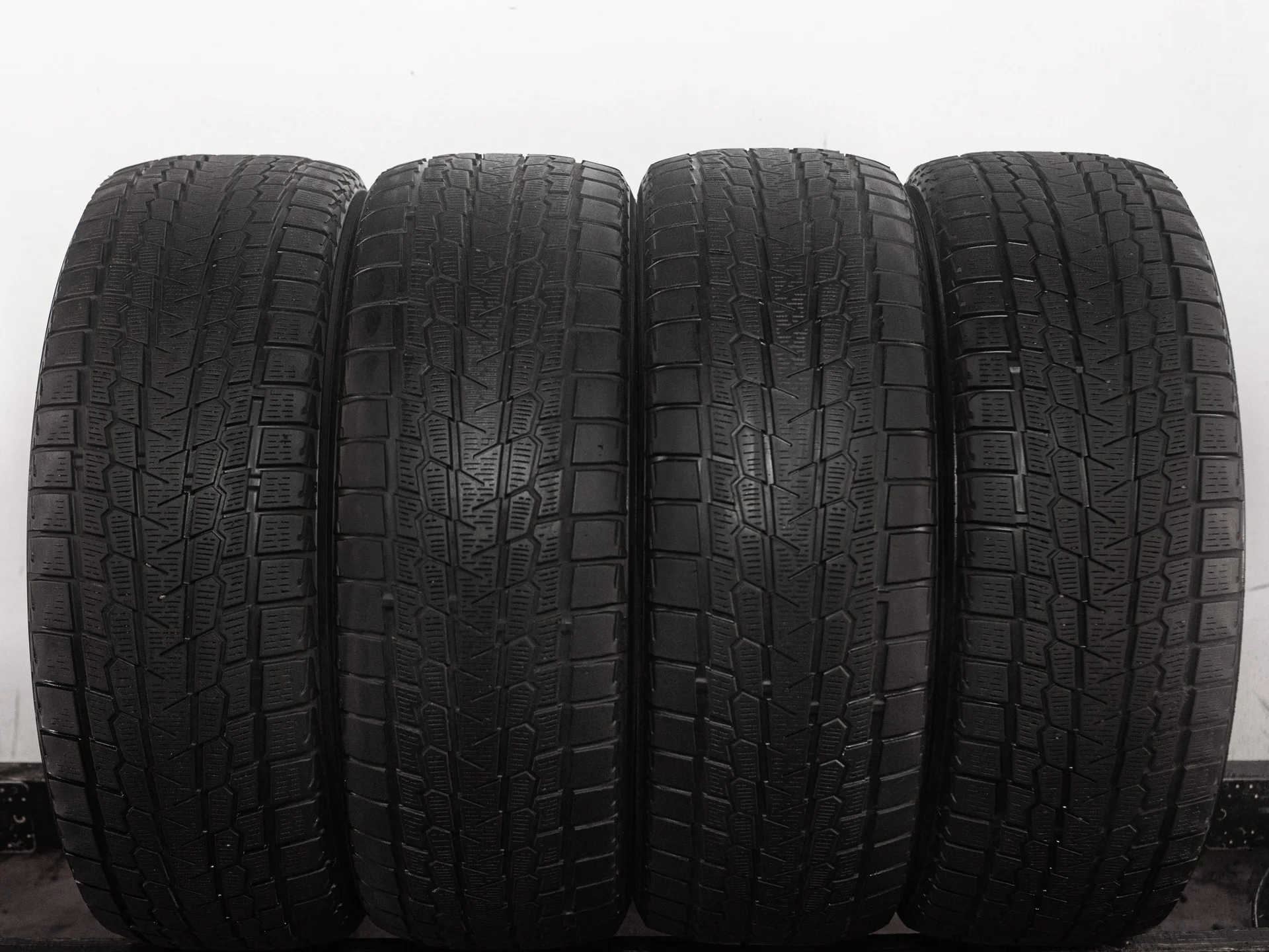 Yokohama Ice Guard G075 235/55 R20 102Q - изображение 1