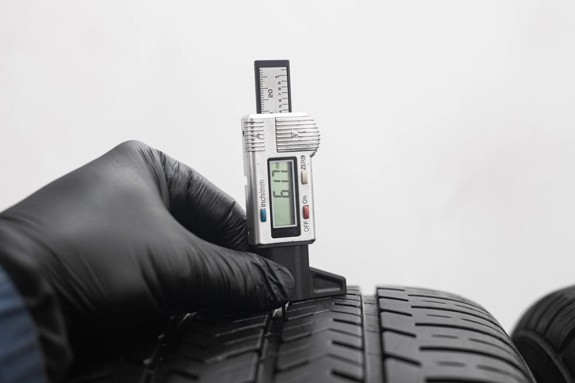 Michelin Agilis 215/60R17C 104/102H - миниатюра 2