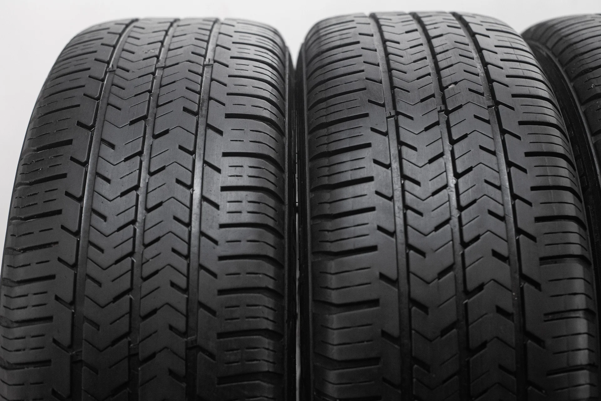 Michelin Agilis 215/60R17C 104/102H - миниатюра 5