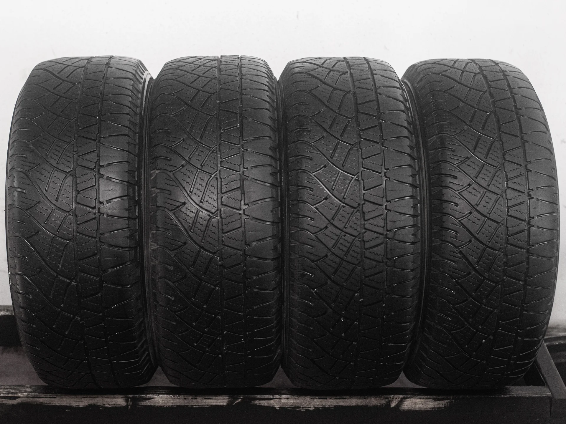 Michelin Latitude Cross 235/60 R16 100T - изображение 1