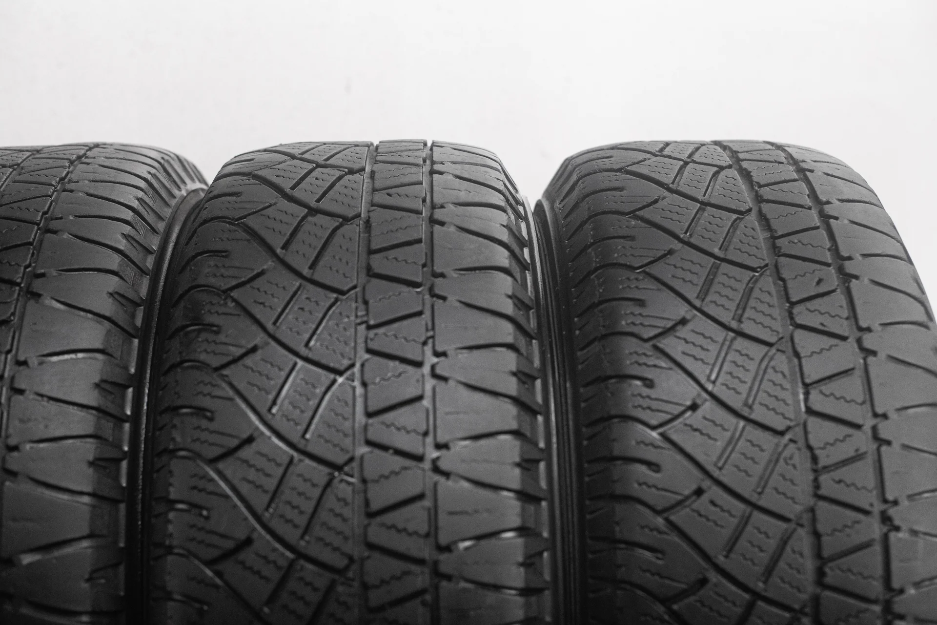 Michelin Latitude Cross 235/60 R16 100T - миниатюра 4