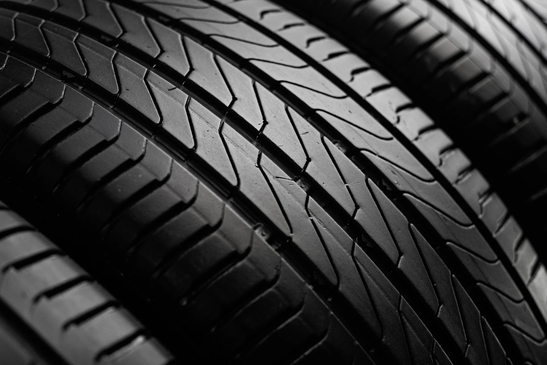 Continental UltraContact UC6 225/55 R19 99V - миниатюра 3