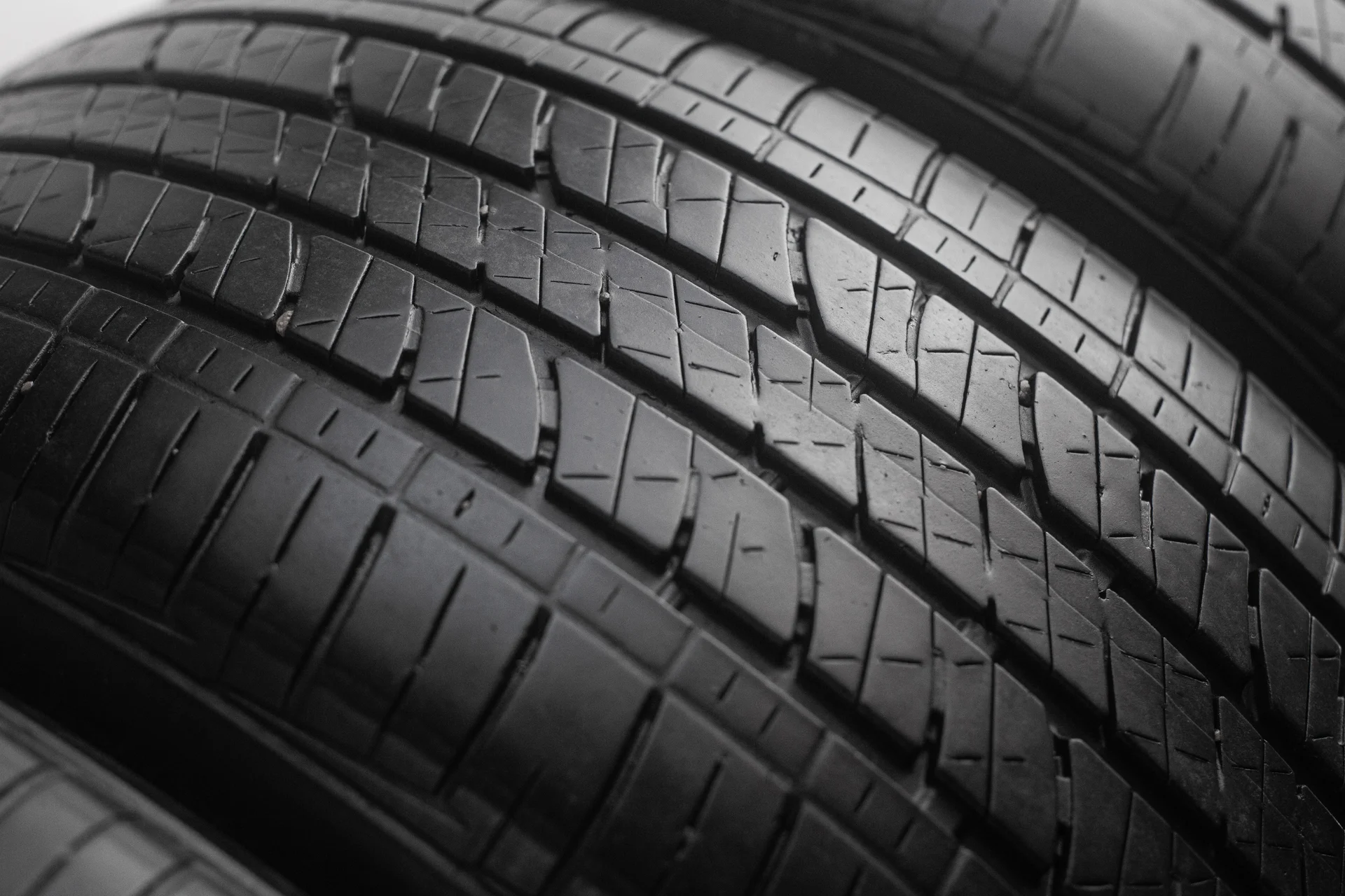 Bridgestone Dueler H/P Sport AS 245/50 R20 102V - миниатюра 3