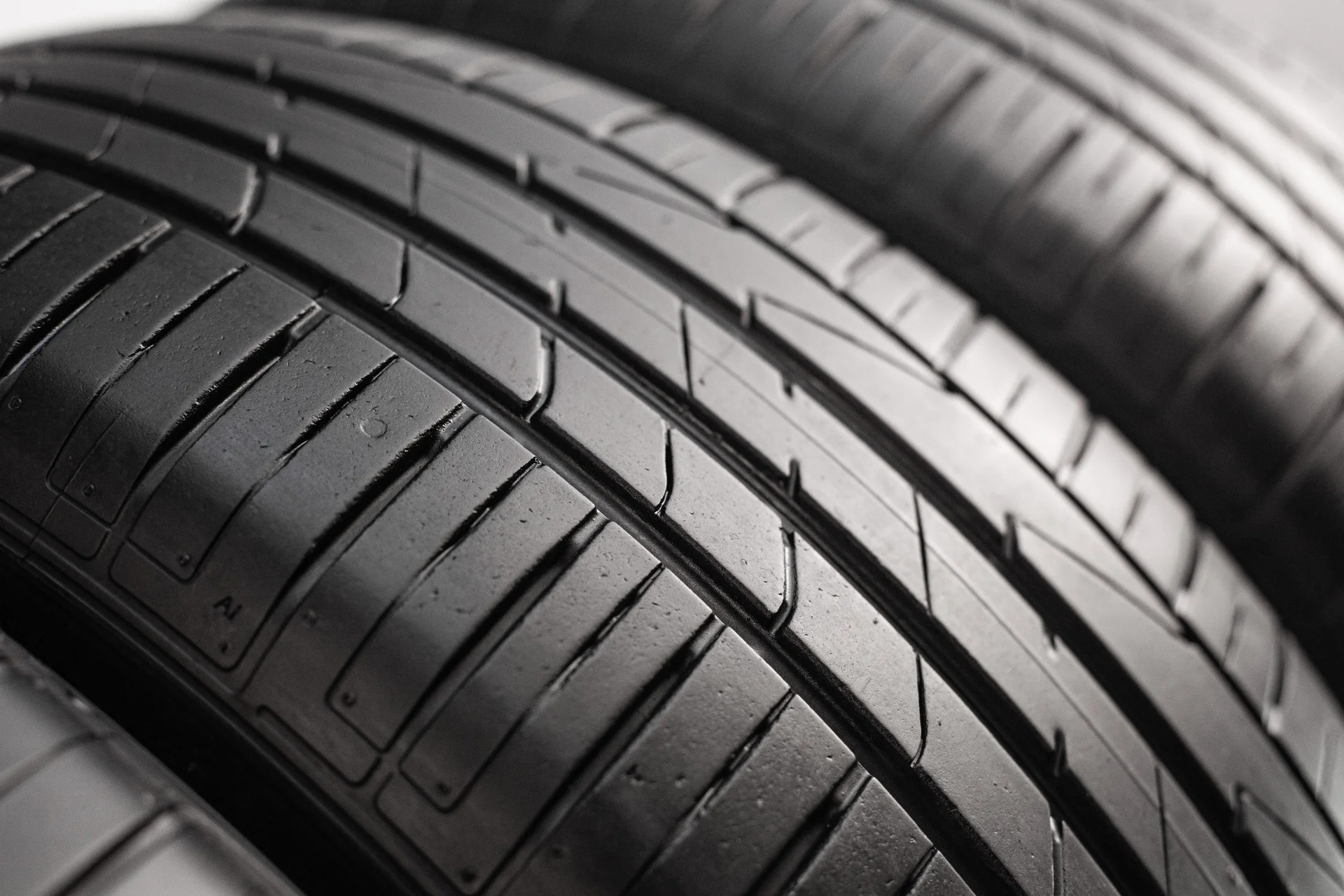 Hankook K117A Ventus S1 evo2 SUV 235/60/18 103W + 255/55/18 105W - миниатюра 4