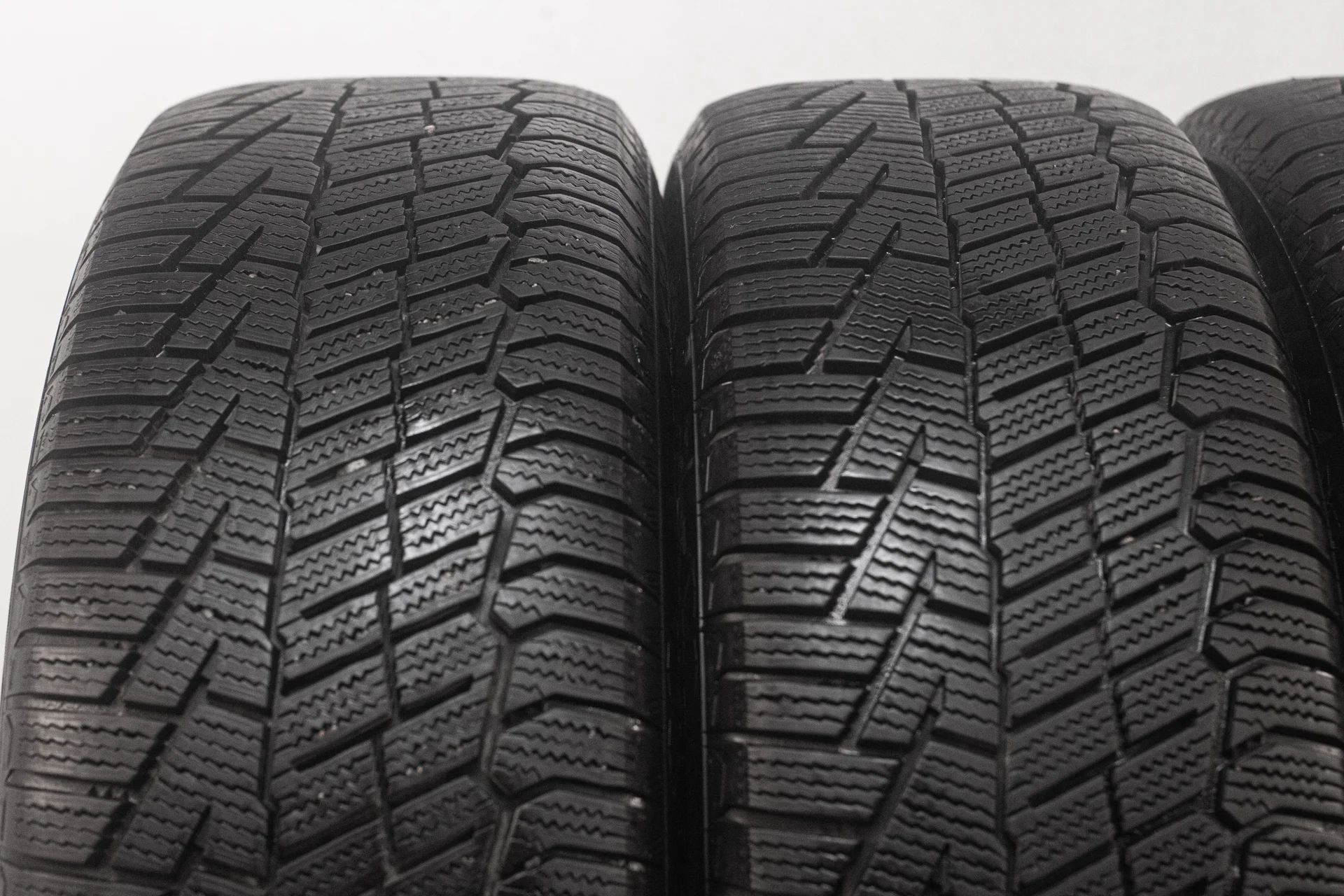 Continental NorthContact NC6 245/50 R20 102T - миниатюра 5