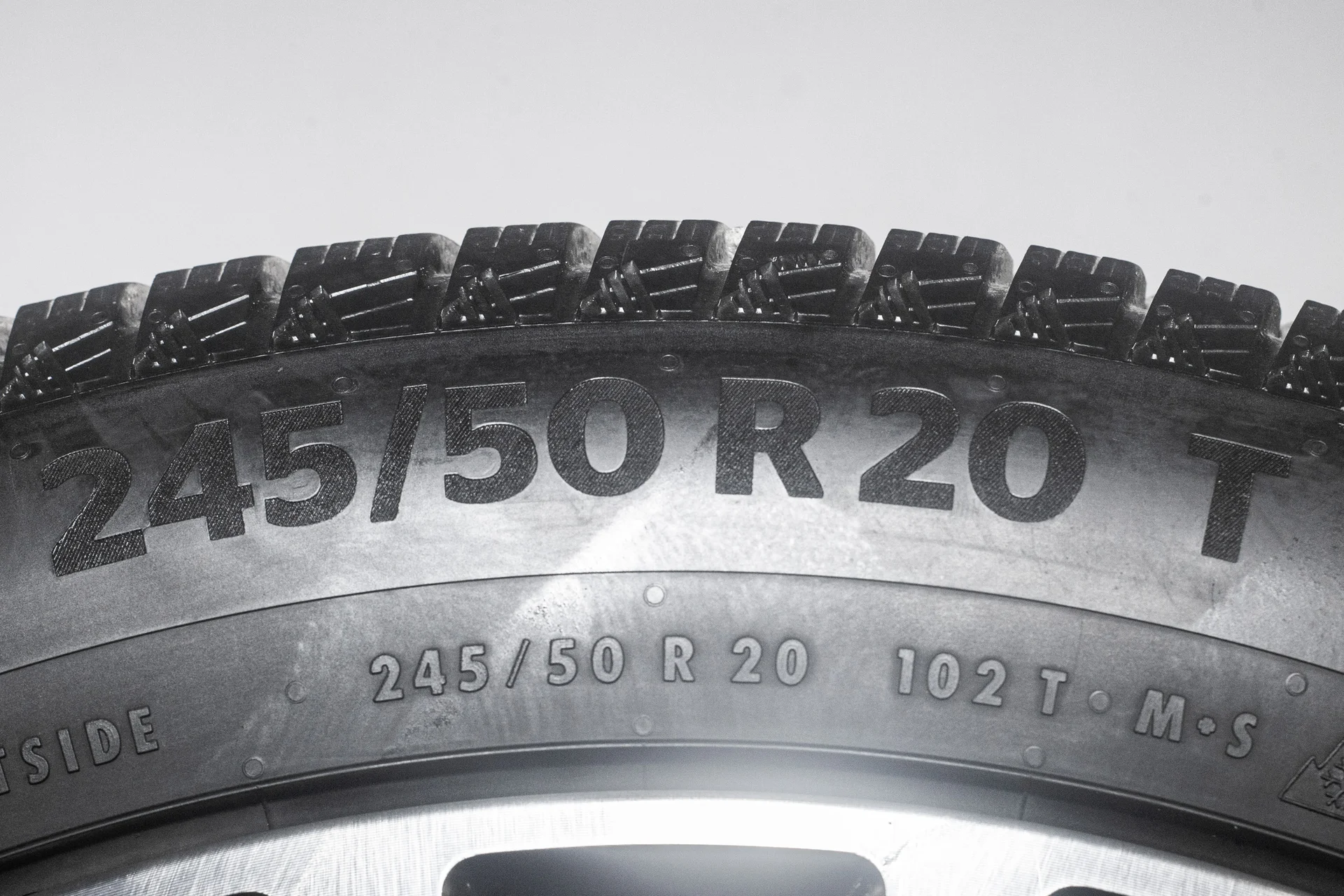 Continental NorthContact NC6 245/50 R20 102T - миниатюра 8