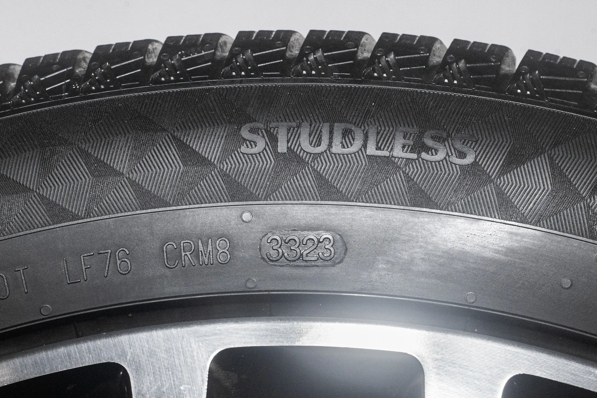 Continental NorthContact NC6 245/50 R20 102T - миниатюра 9