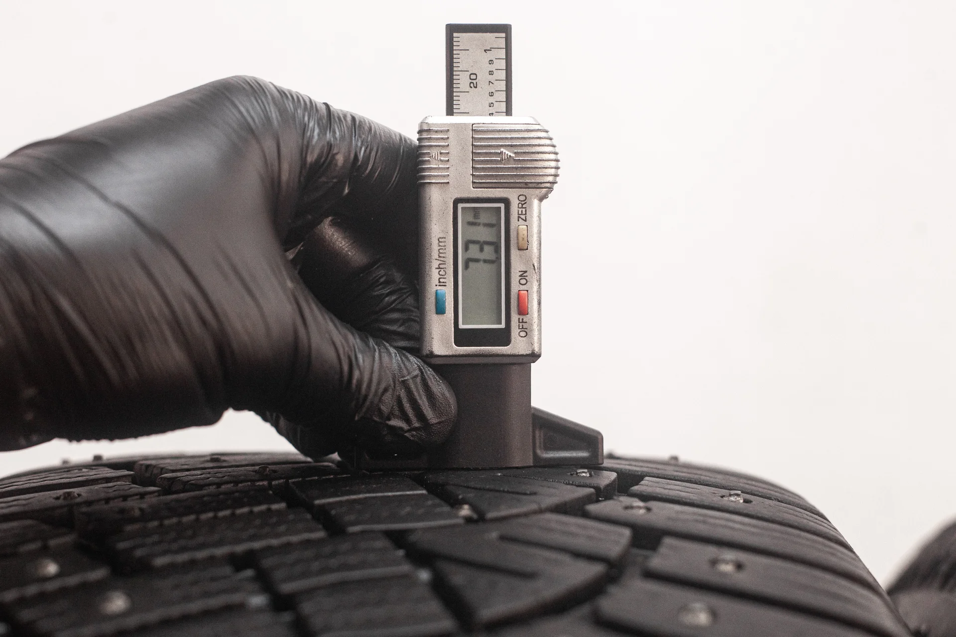 Continental IceContact 2 SUV 255/55 R20 110T - миниатюра 2