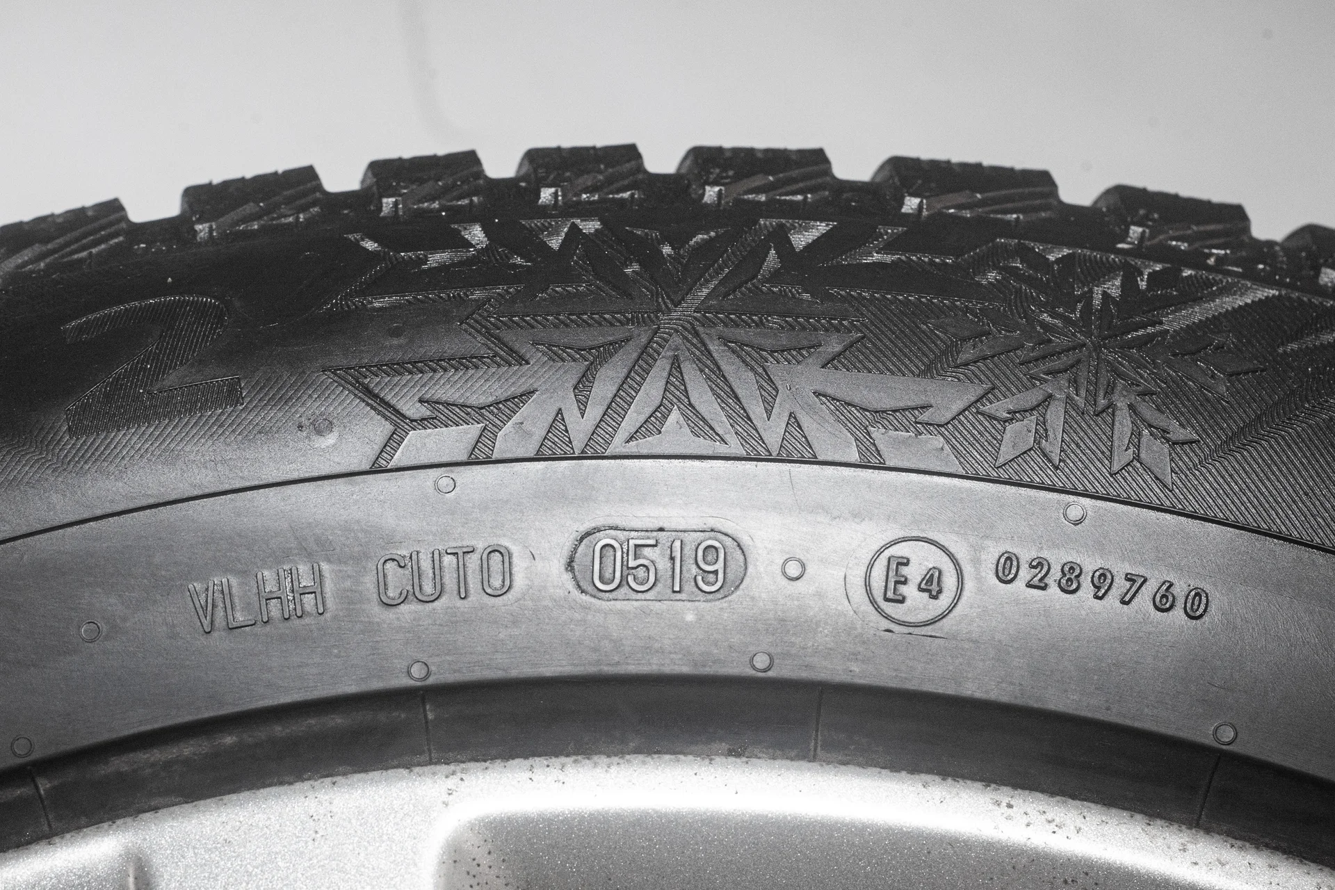Continental IceContact 2 SUV 255/55 R20 110T - миниатюра 9