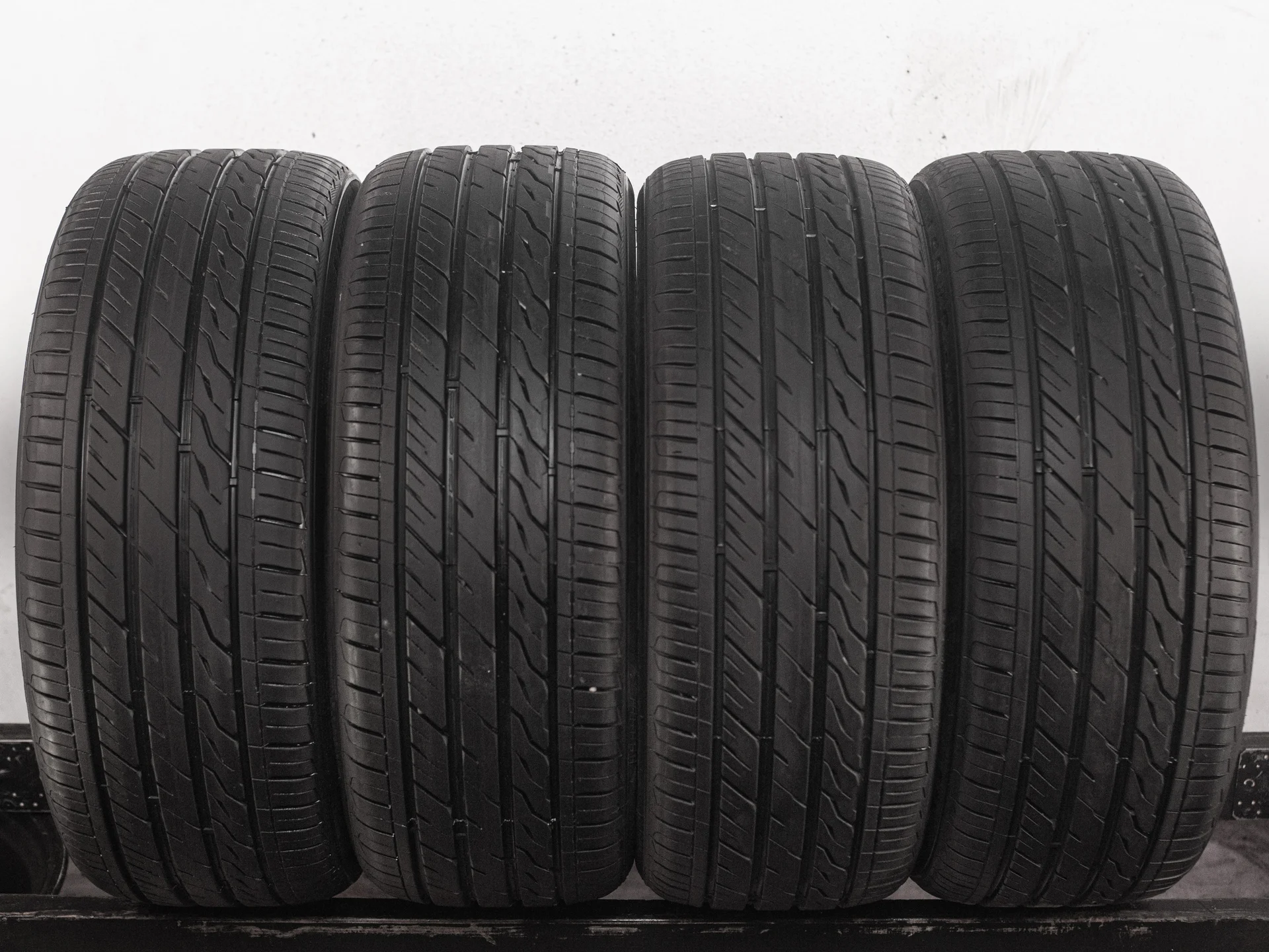 Landsail LS588 SUV 245/45 R20 103W - изображение 1