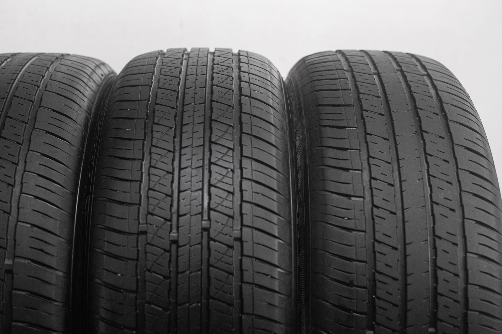 LingLong GreenMax 4x4 HP 225/55 R18 98V - миниатюра 4