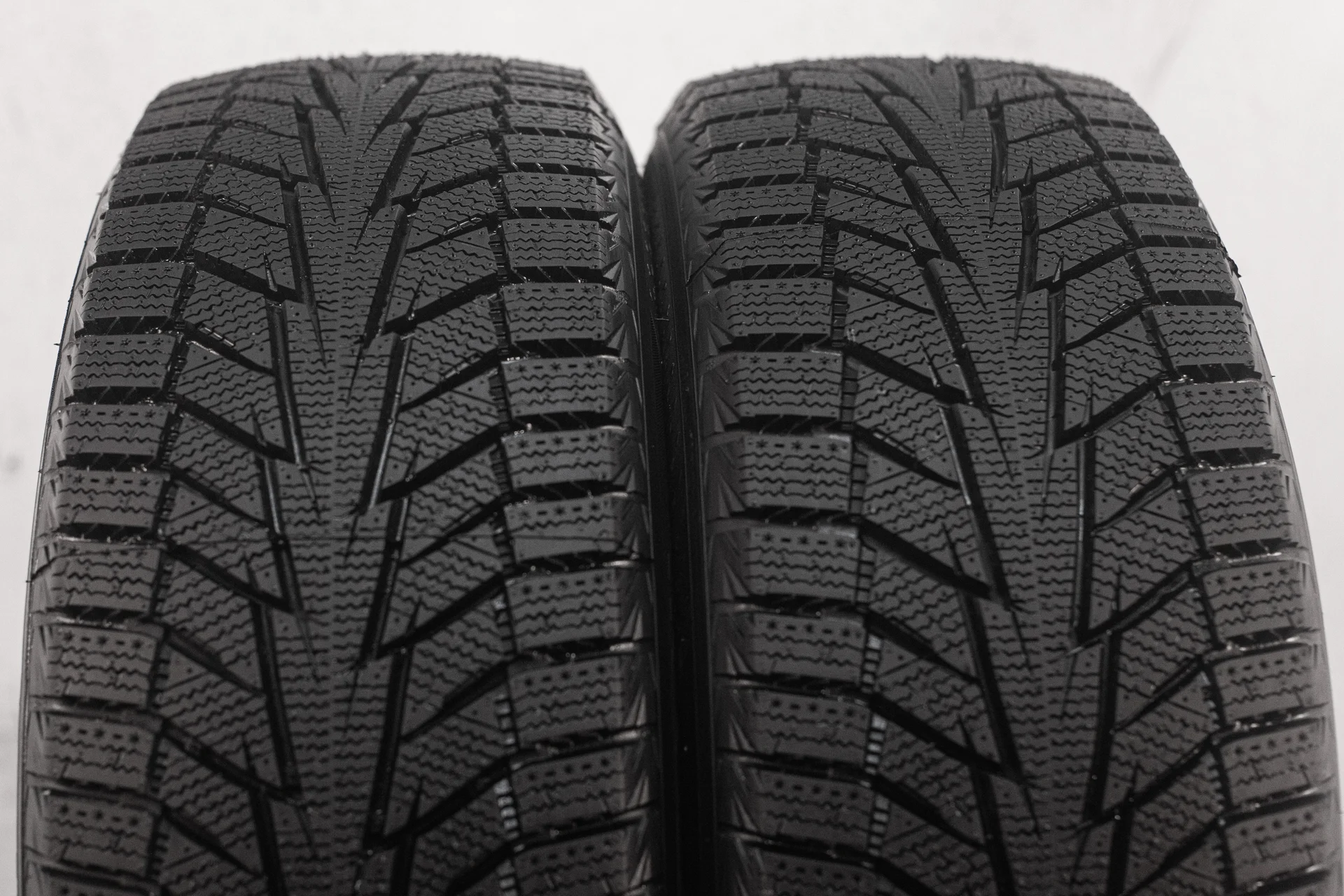 [2] Hankook W616 I*Cept IZ2 205/60 R16 96T - миниатюра 2