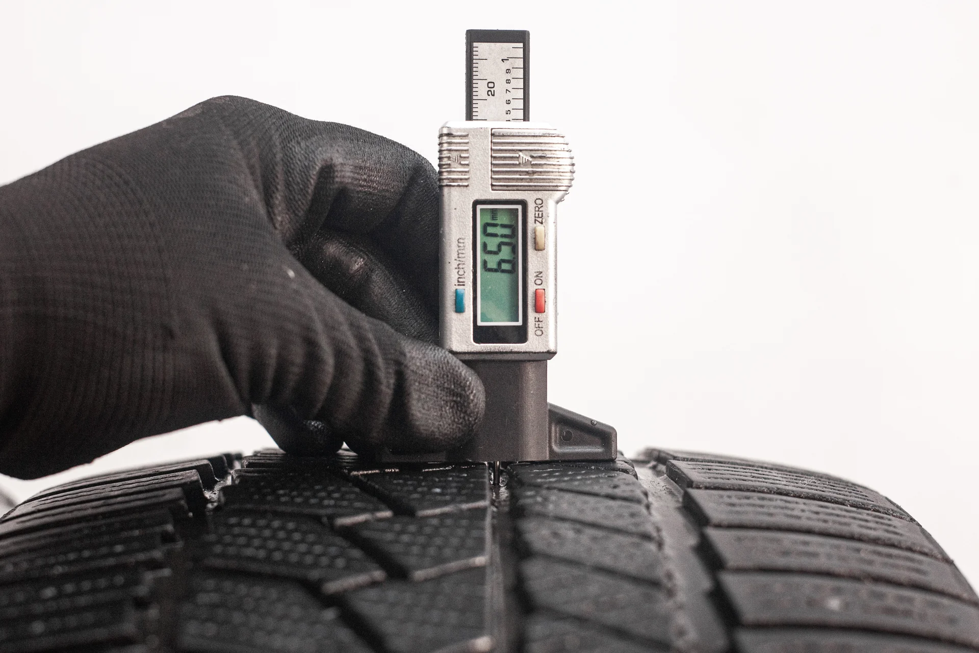 Continental WinterContact TS 860S 245/40 R19 98V + 275/35 R19 100V - миниатюра 2