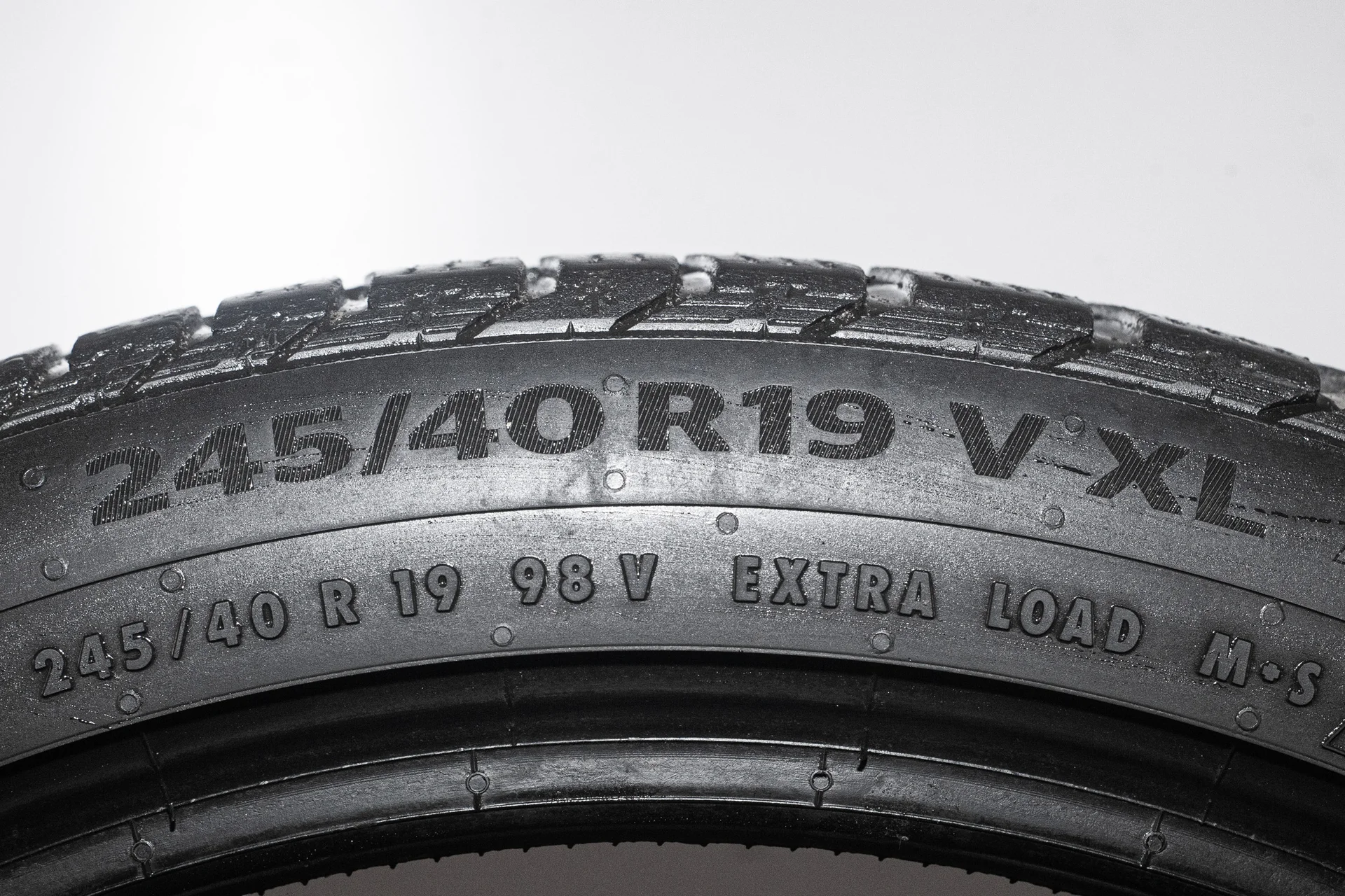 Continental WinterContact TS 860S 245/40 R19 98V + 275/35 R19 100V - миниатюра 9