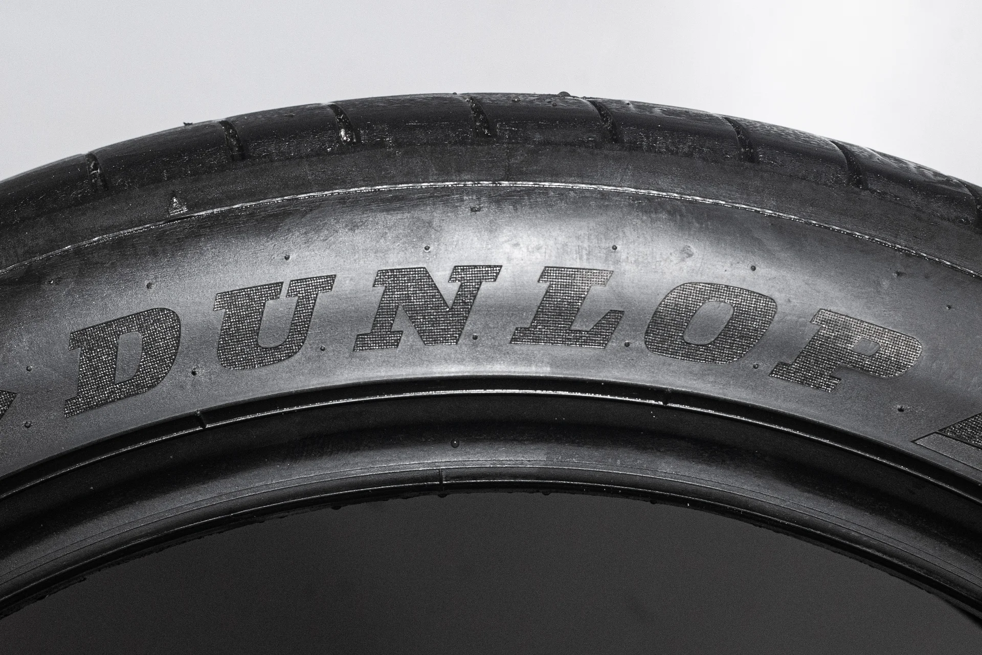 Dunlop SP Sport MAXX RT2 225/45 R19 92W RF - миниатюра 10