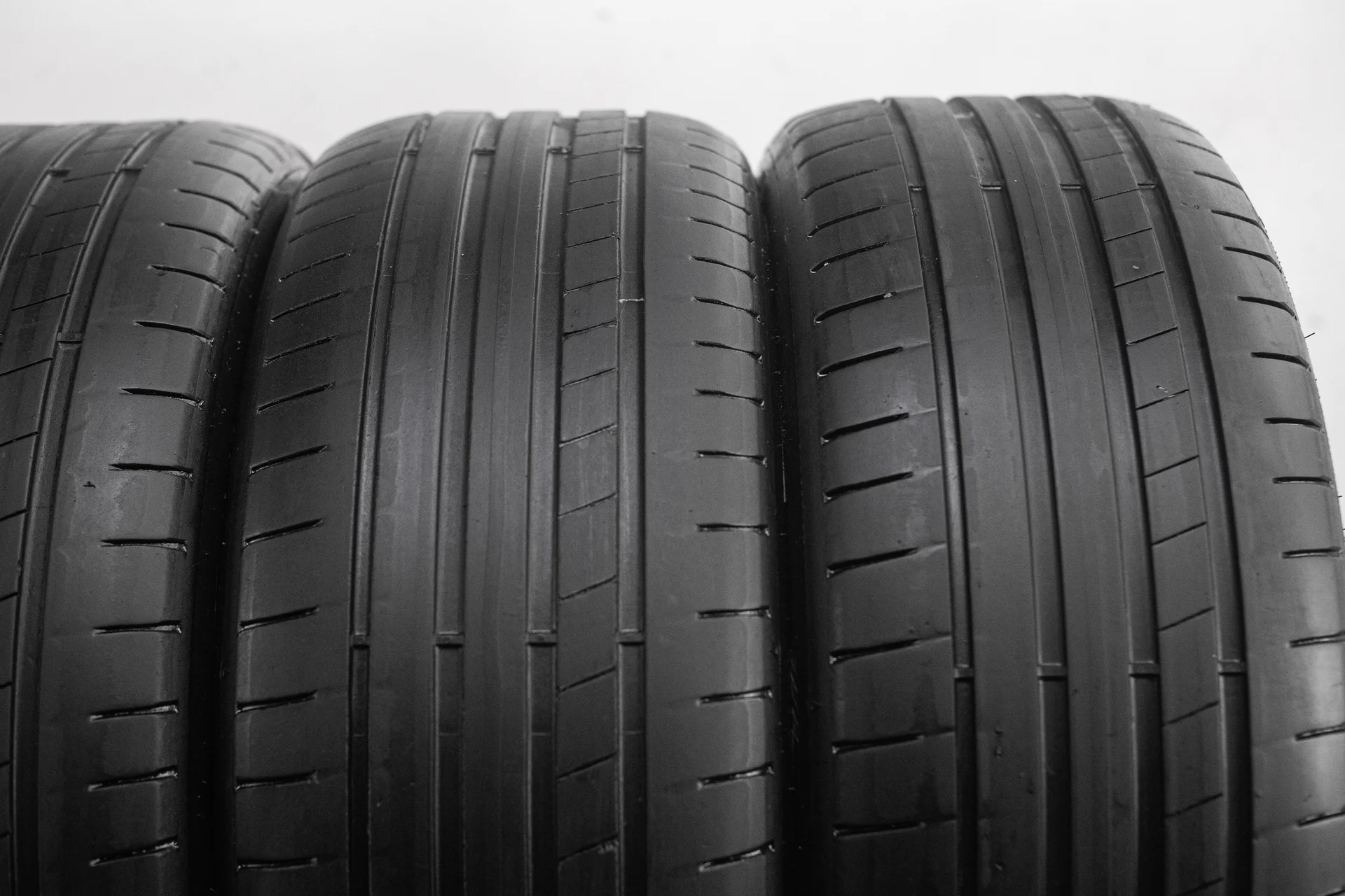 Dunlop SP Sport MAXX RT2 225/45 R19 92W RF - миниатюра 4