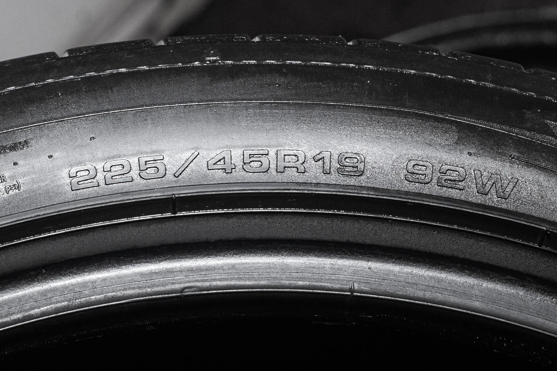 Dunlop SP Sport MAXX RT2 225/45 R19 92W RF - миниатюра 6