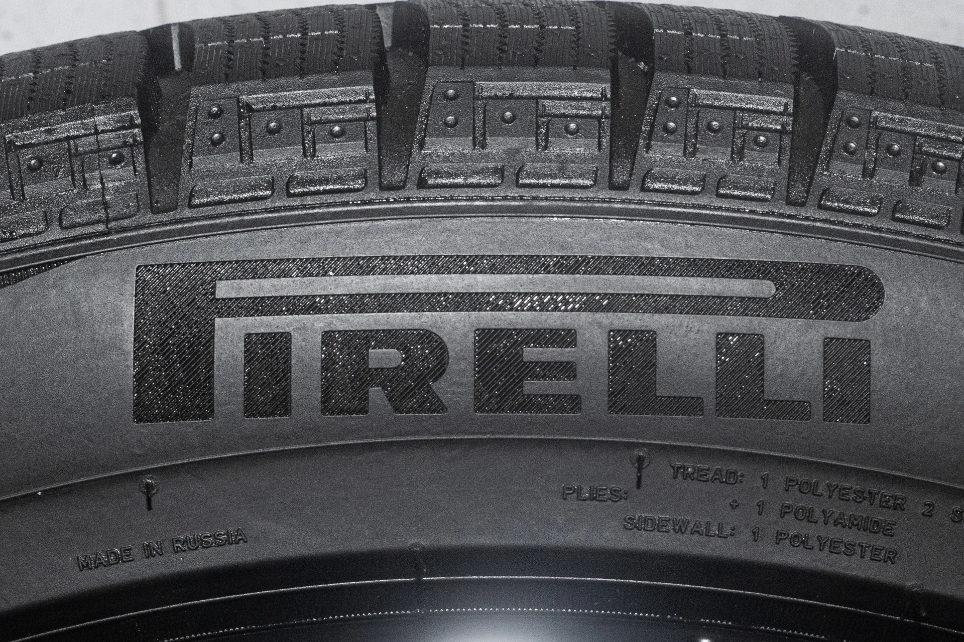 Pirelli Ice Zero FR 255/45 R20 105H XL - миниатюра 10