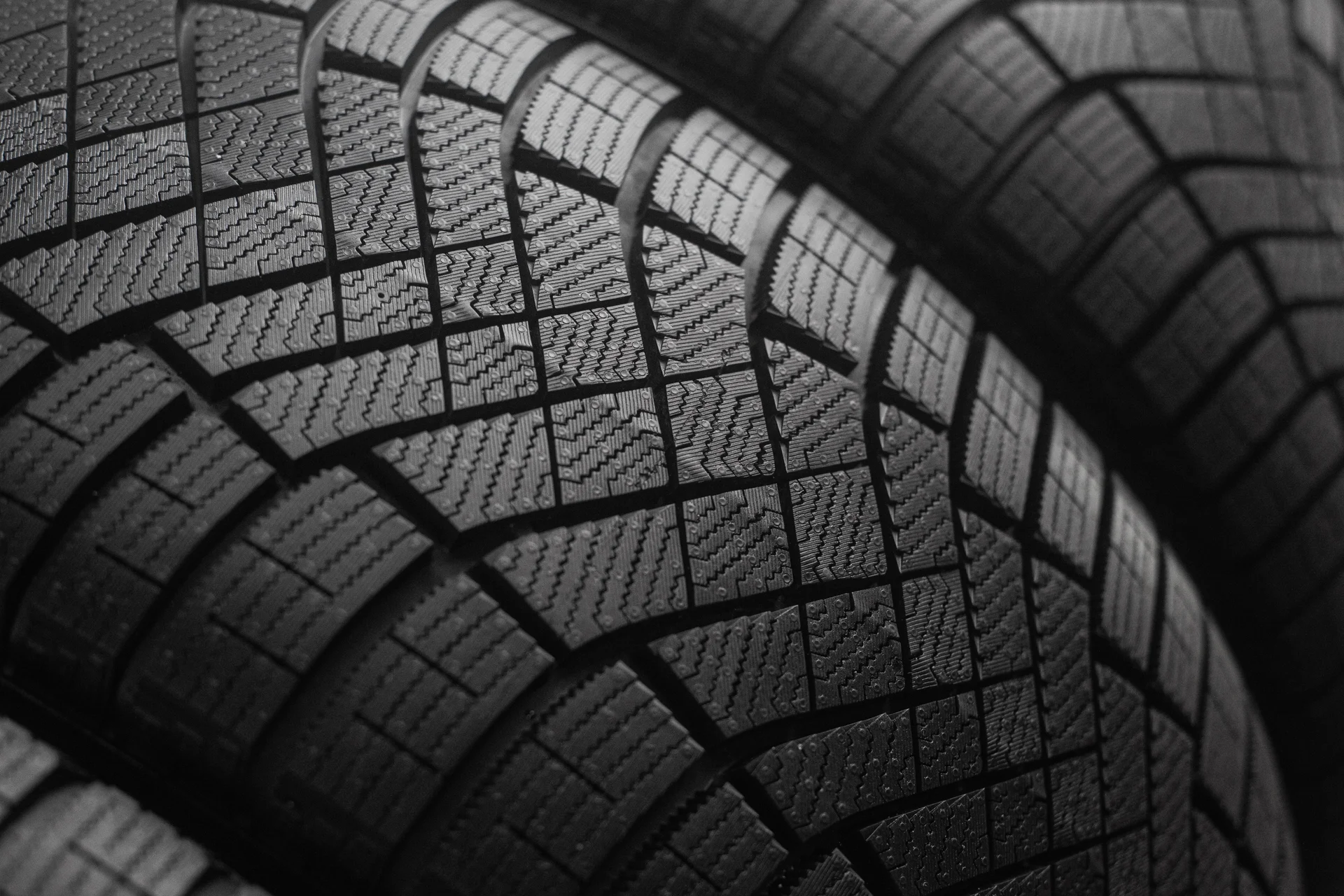 Pirelli Ice Zero FR 255/45 R20 105H XL - миниатюра 3