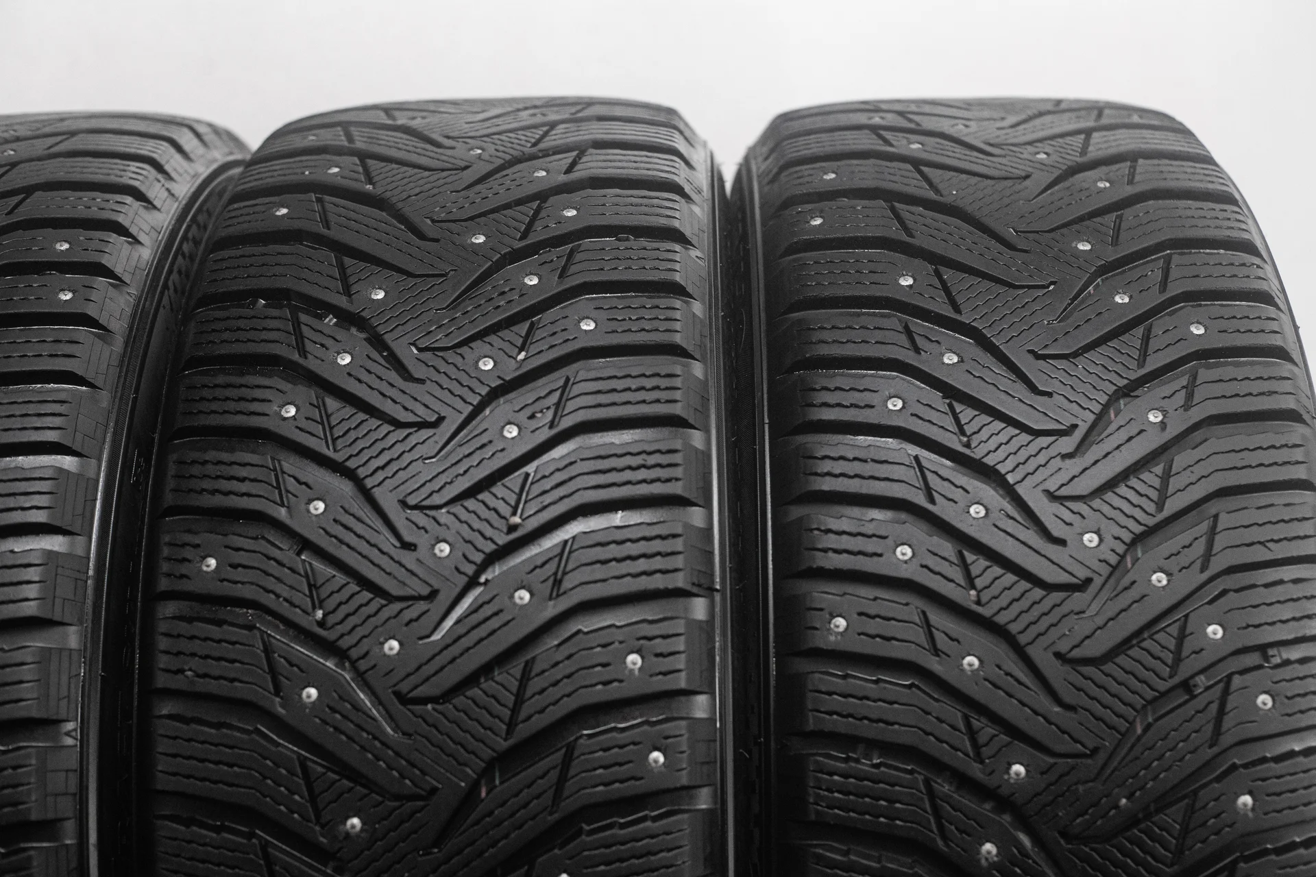Kumho Wintercraft SUV Ice WS31 265/50 R20 111T XL - миниатюра 4