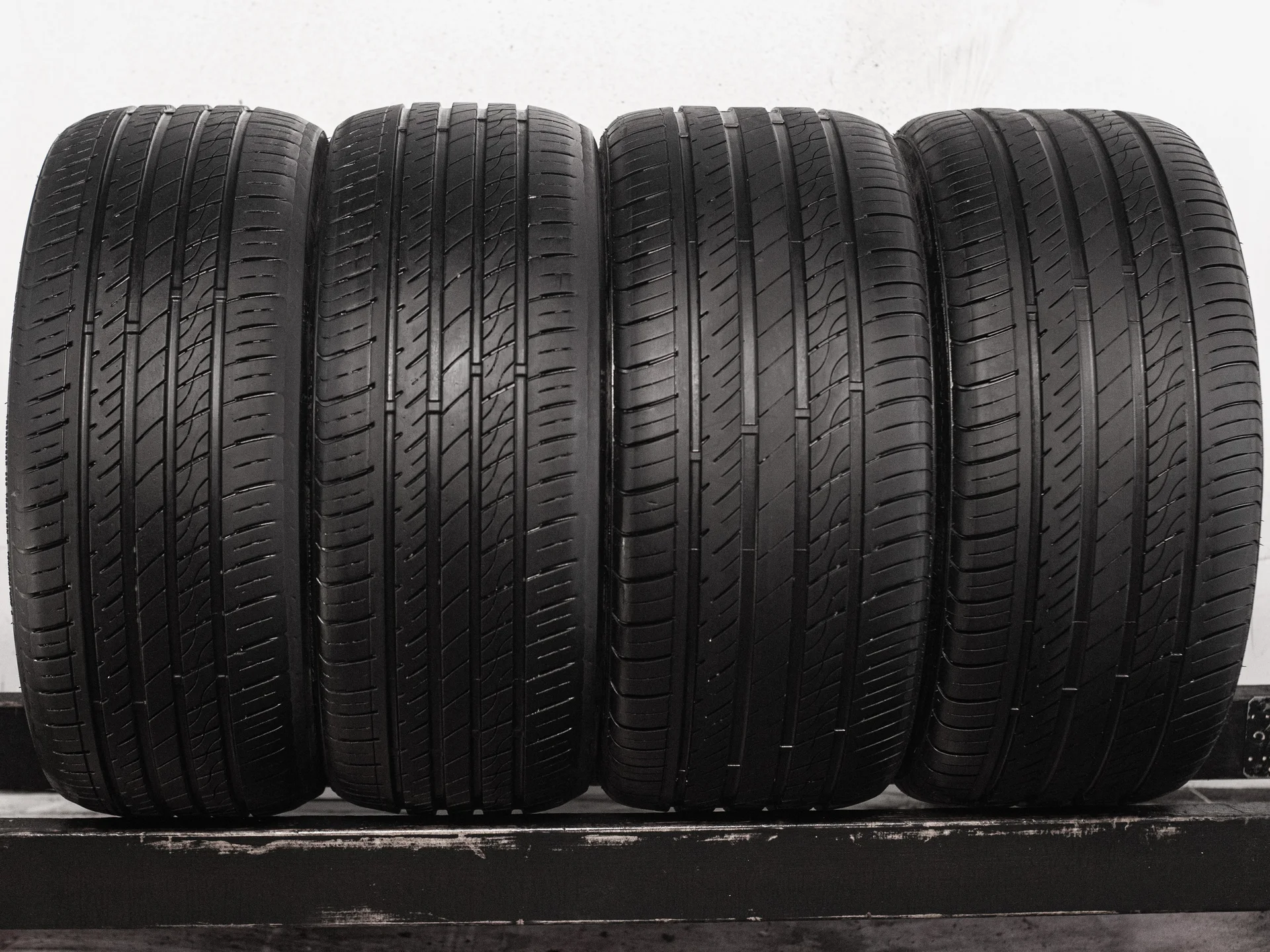 Arivo Ultra ARZ5 225/40 ZR19 93W XL 255/35 ZR19 96W
