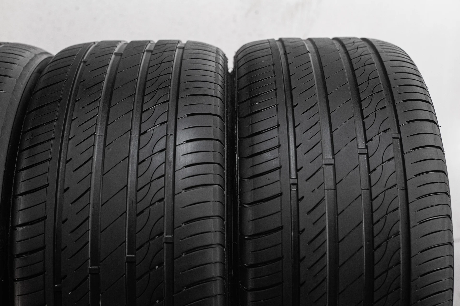 Arivo Ultra ARZ5 225/40 ZR19 93W XL 255/35 ZR19 96W - миниатюра 3