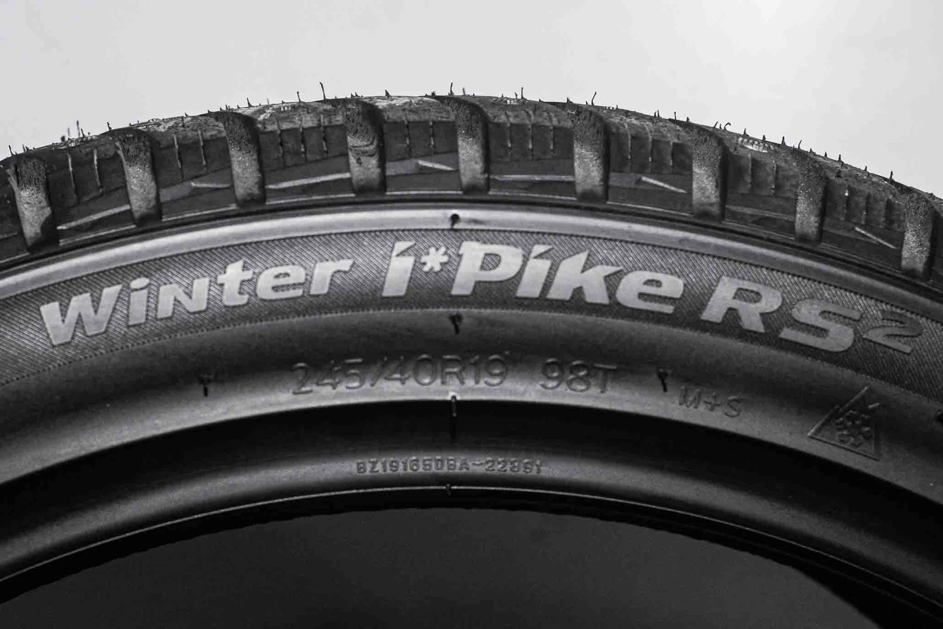 Hankook W429 i Pike RS2 245/40 R19 98T XL - миниатюра 10
