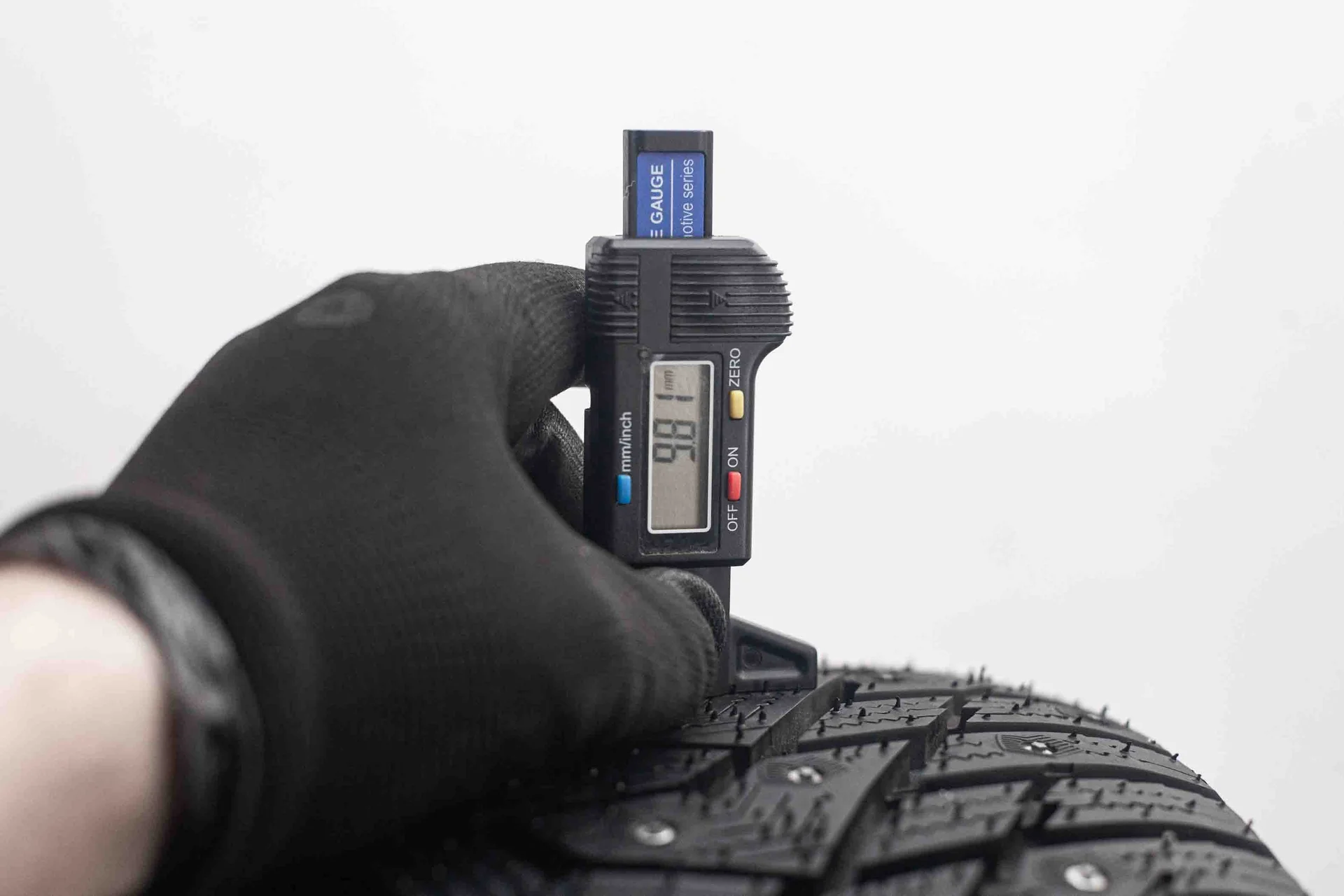 Hankook W429 i Pike RS2 245/40 R19 98T XL - миниатюра 2