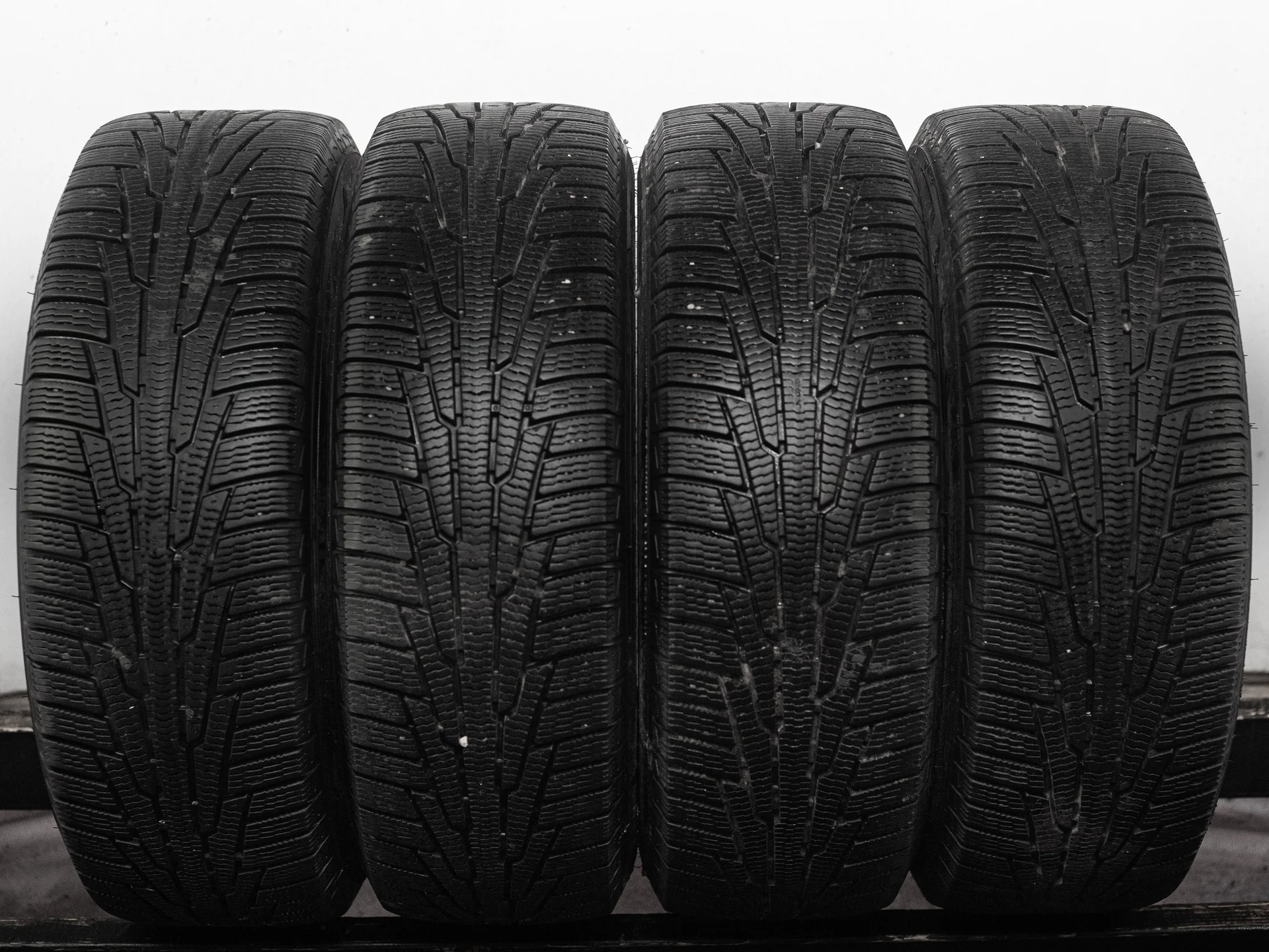 Nokian Nordman RS2 SUV 215/65 R16 102R - изображение 1