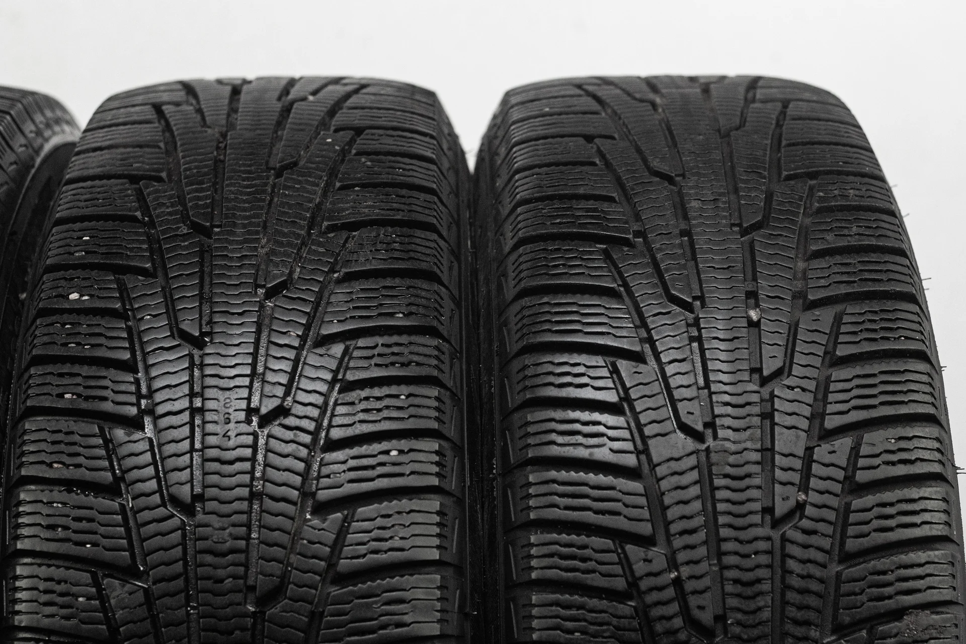 Nokian Nordman RS2 SUV 215/65 R16 102R - миниатюра 4