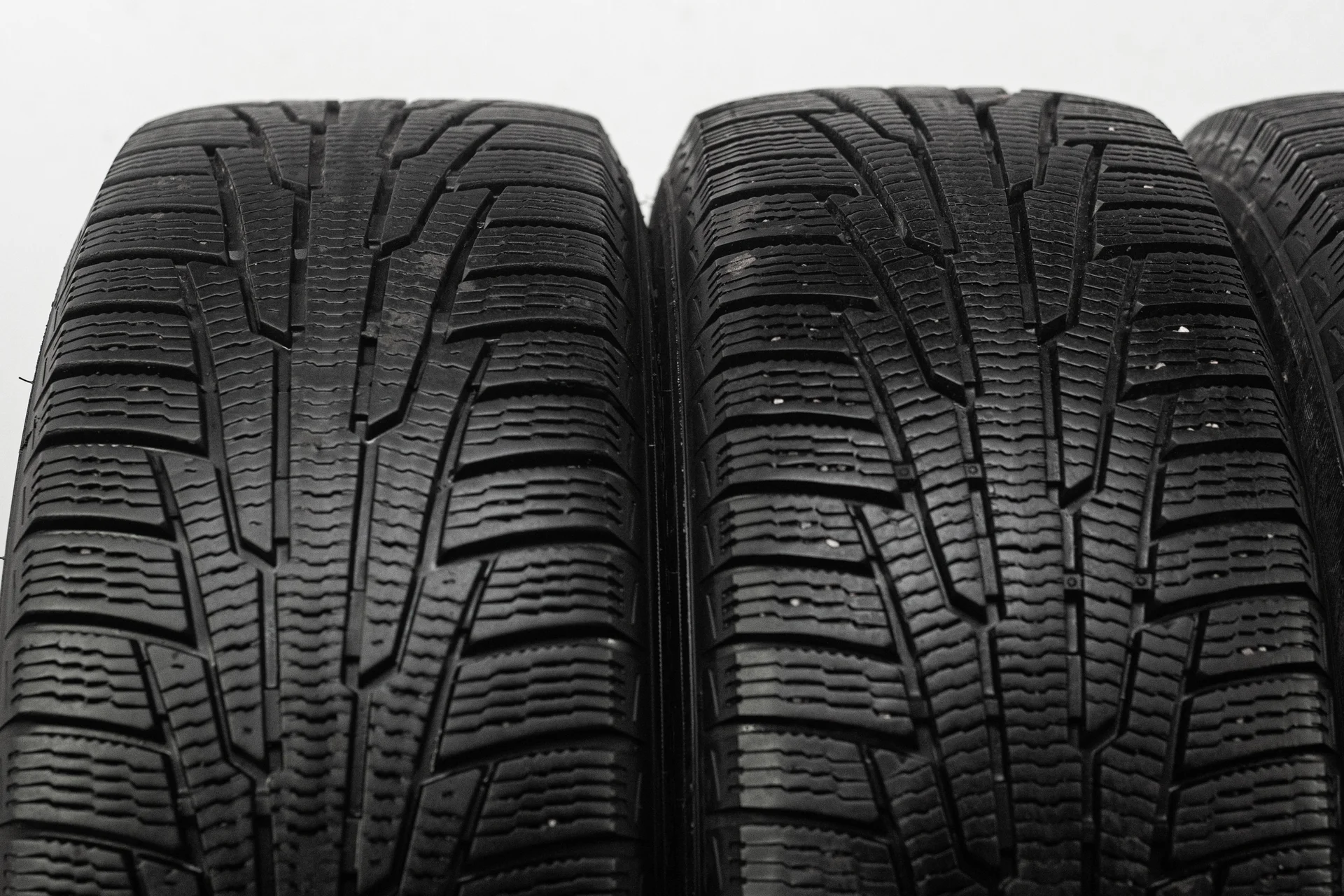 Nokian Nordman RS2 SUV 215/65 R16 102R - миниатюра 5