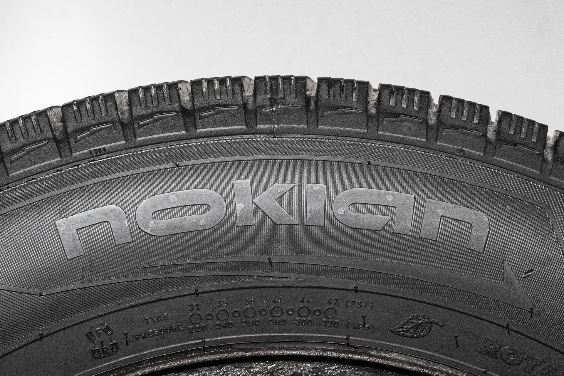 Nokian Nordman RS2 SUV 215/65 R16 102R - миниатюра 6