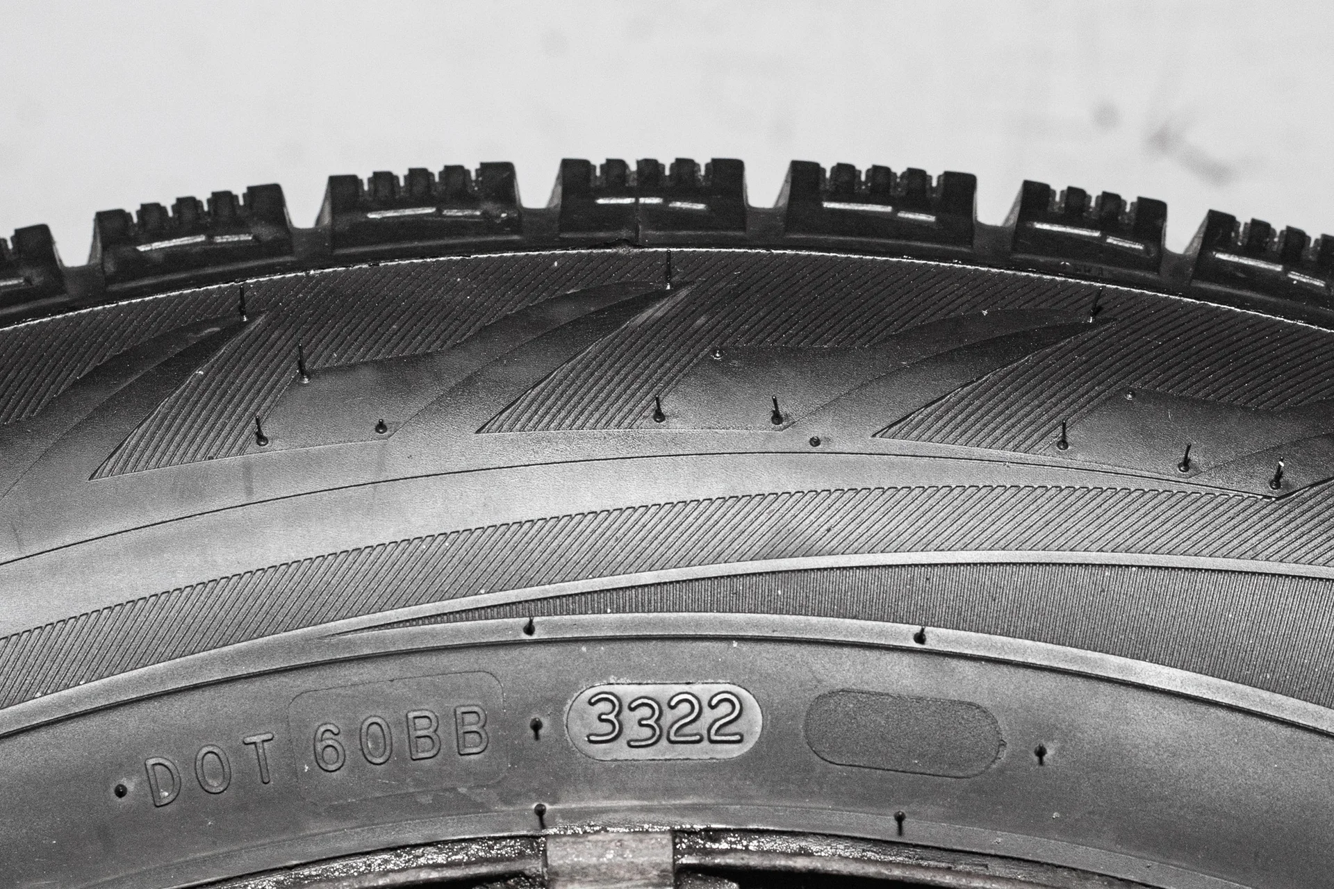 Nokian Nordman RS2 SUV 215/65 R16 102R - миниатюра 9
